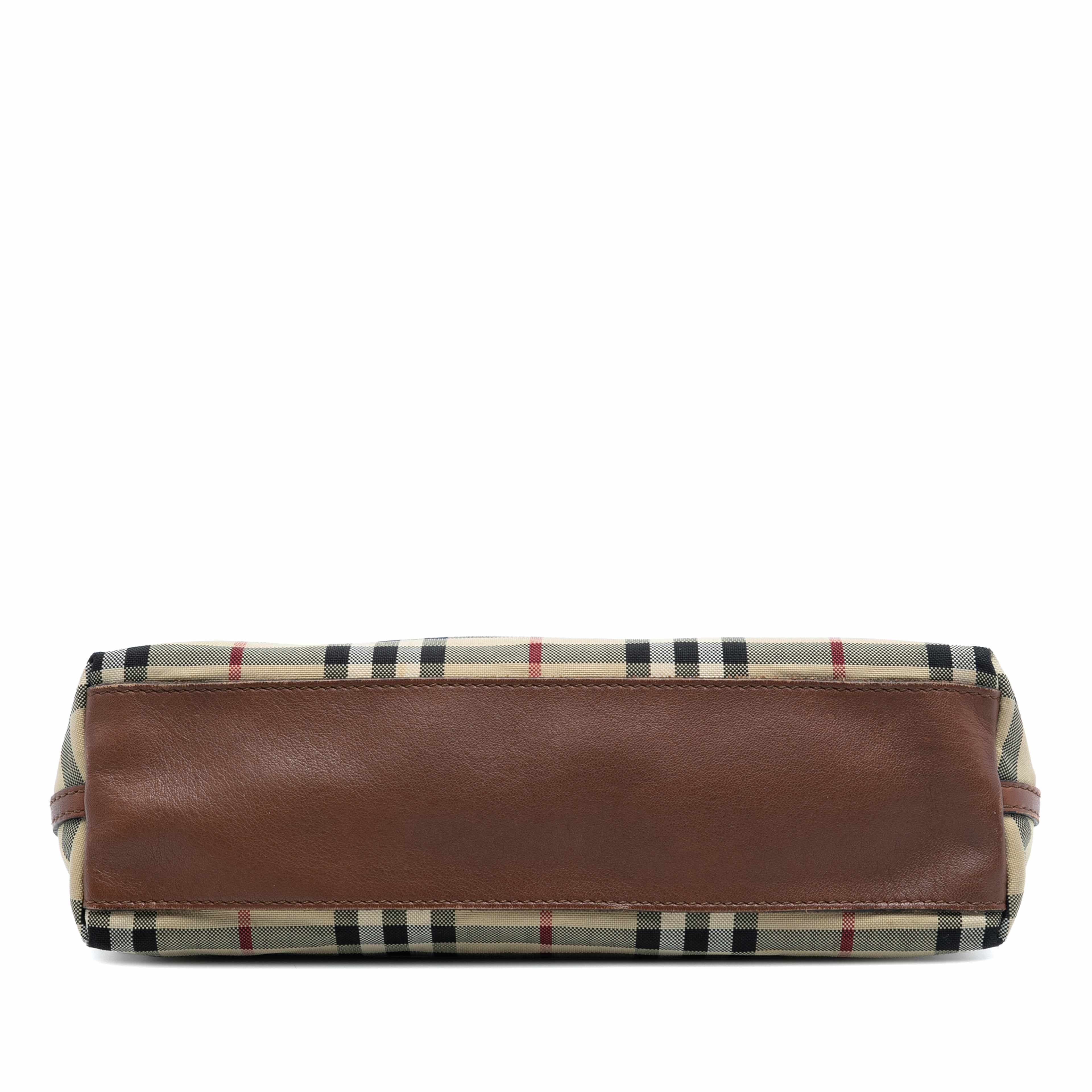 Burberry Haymarket Check Coated Canvas Leah Crossbody, från Luxclusif, i färgen beige. Klicka för att öppna bilden i stort format