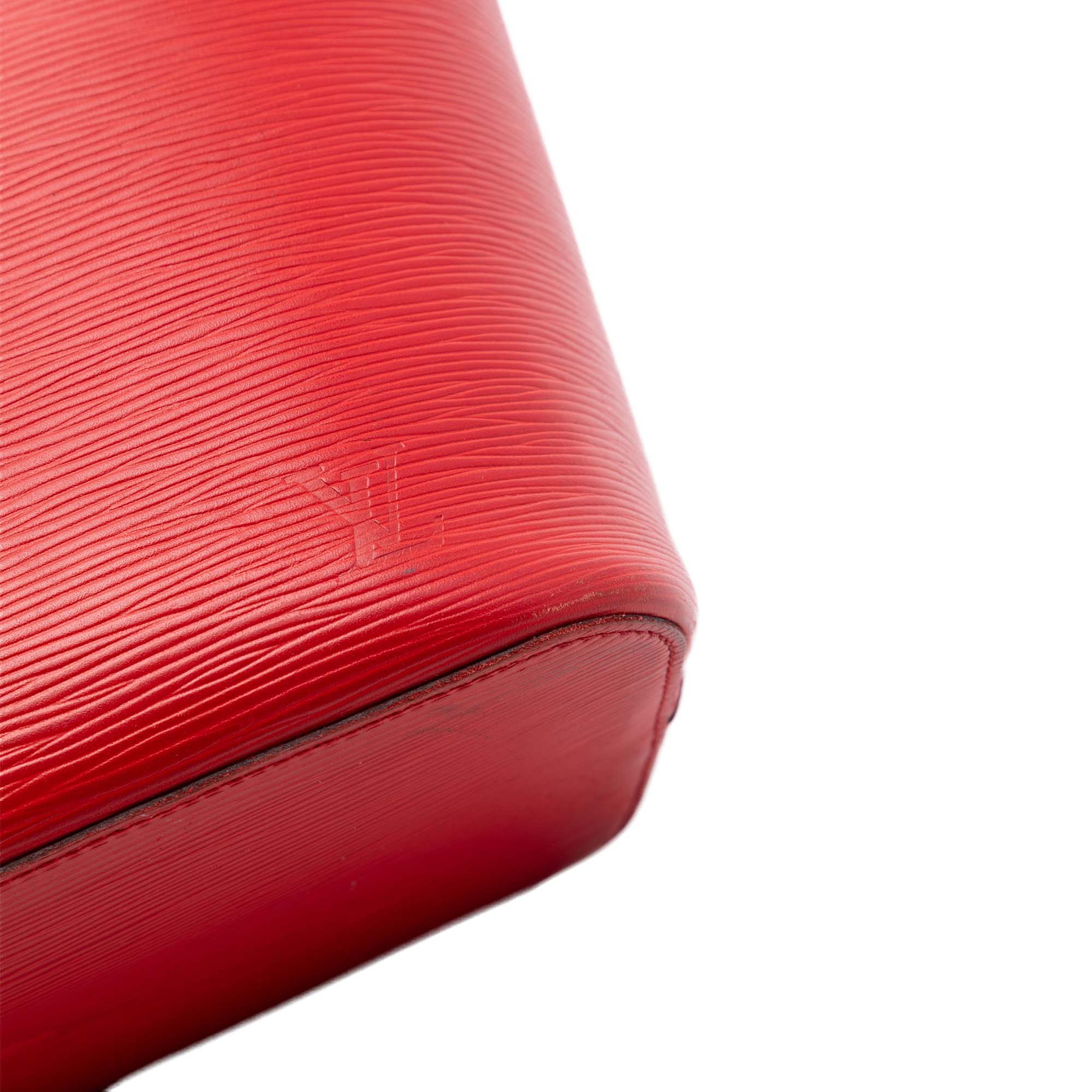 Louis Vuitton Epi Neverfull Mm, från Luxclusif, i färgen red. Klicka för att öppna bilden i stort format