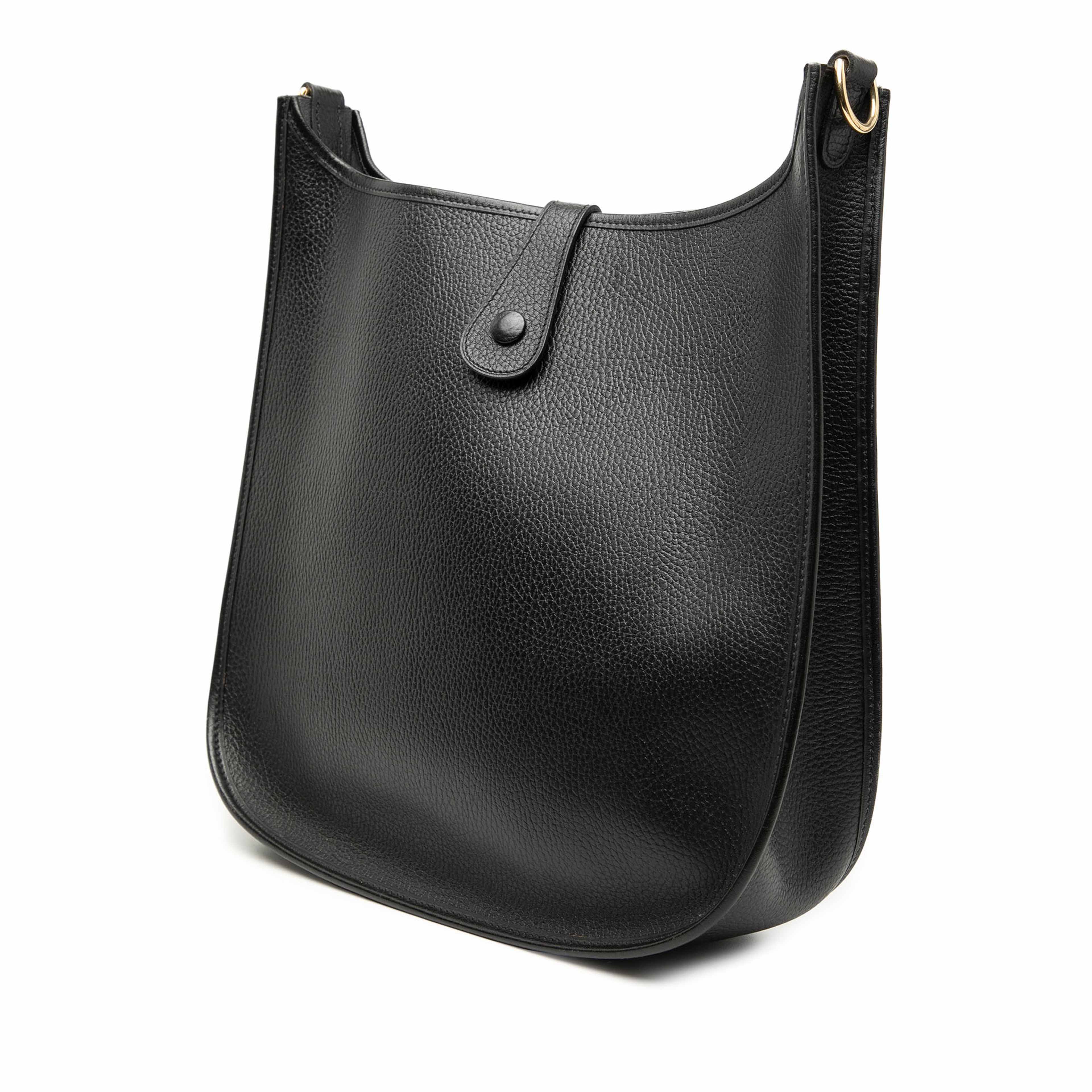 Hermès Clemence Evelyne Iii 33, från Luxclusif, i färgen black. Klicka för att öppna bilden i stort format