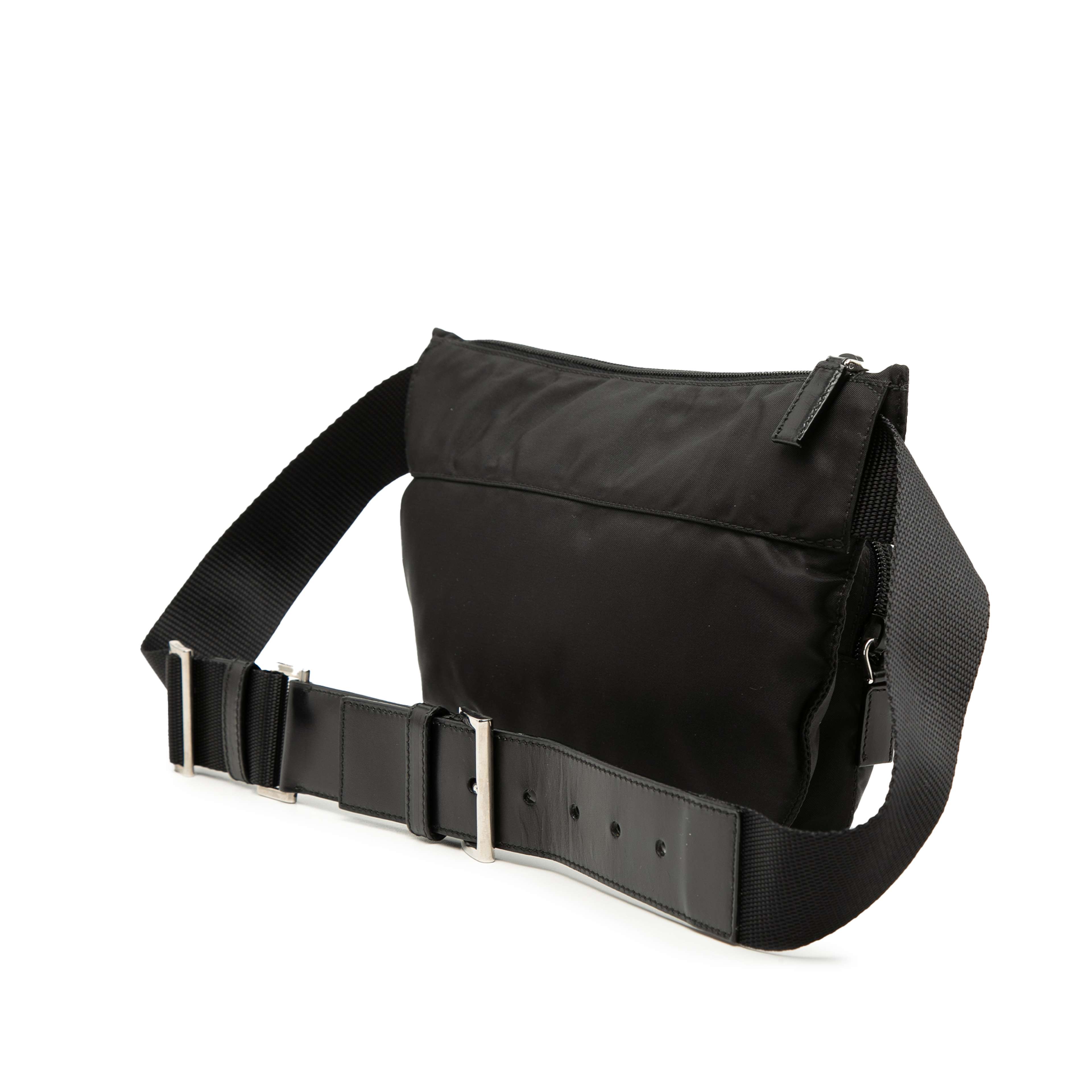 Prada Tessuto Multi Pocket Belt Bag, från Luxclusif, i färgen black. Klicka för att öppna bilden i stort format