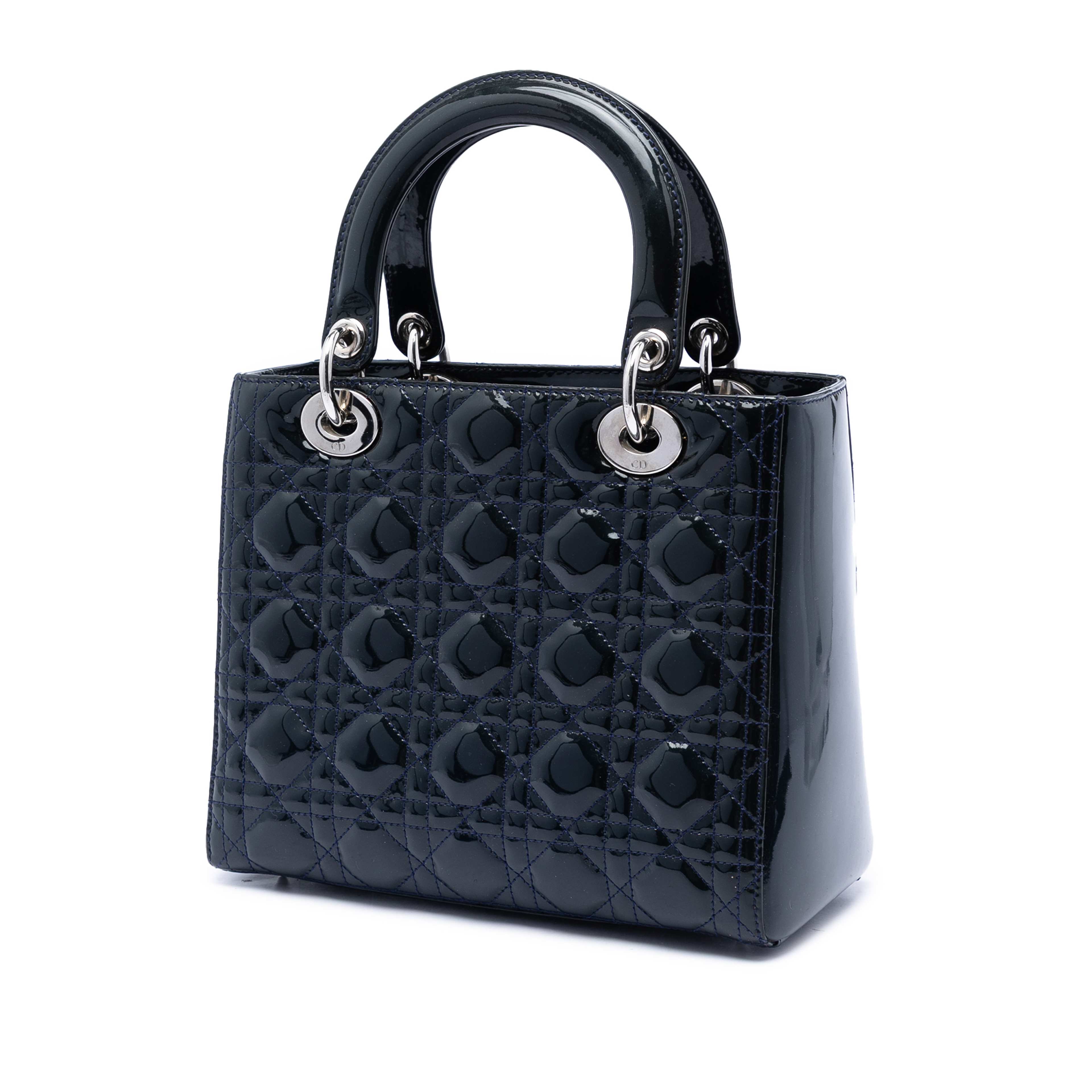Dior Medium Patent Cannage Lady Dior, från Luxclusif, i färgen navy. Klicka för att öppna bilden i stort format