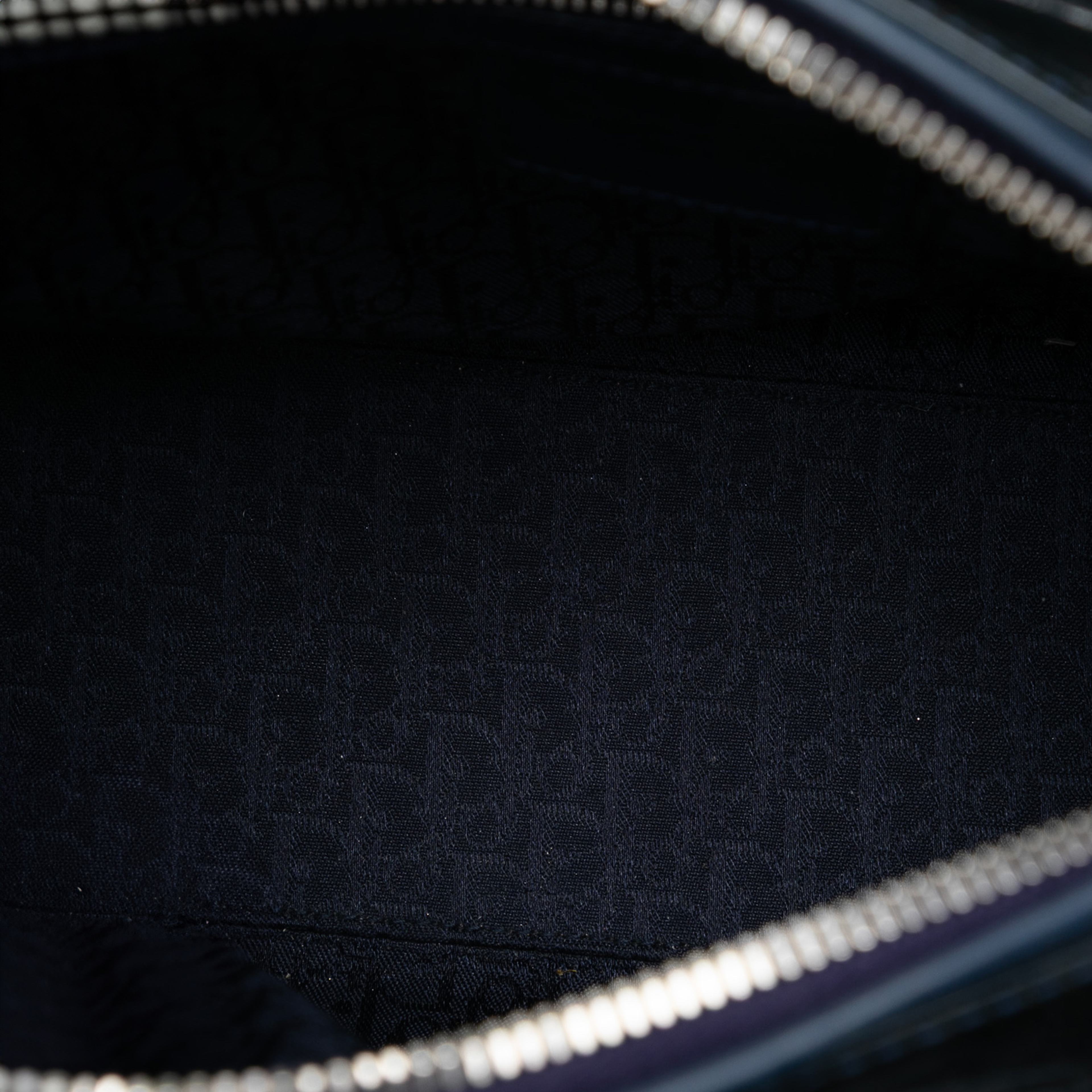 Dior Medium Patent Cannage Lady Dior, från Luxclusif, i färgen navy. Klicka för att öppna bilden i stort format