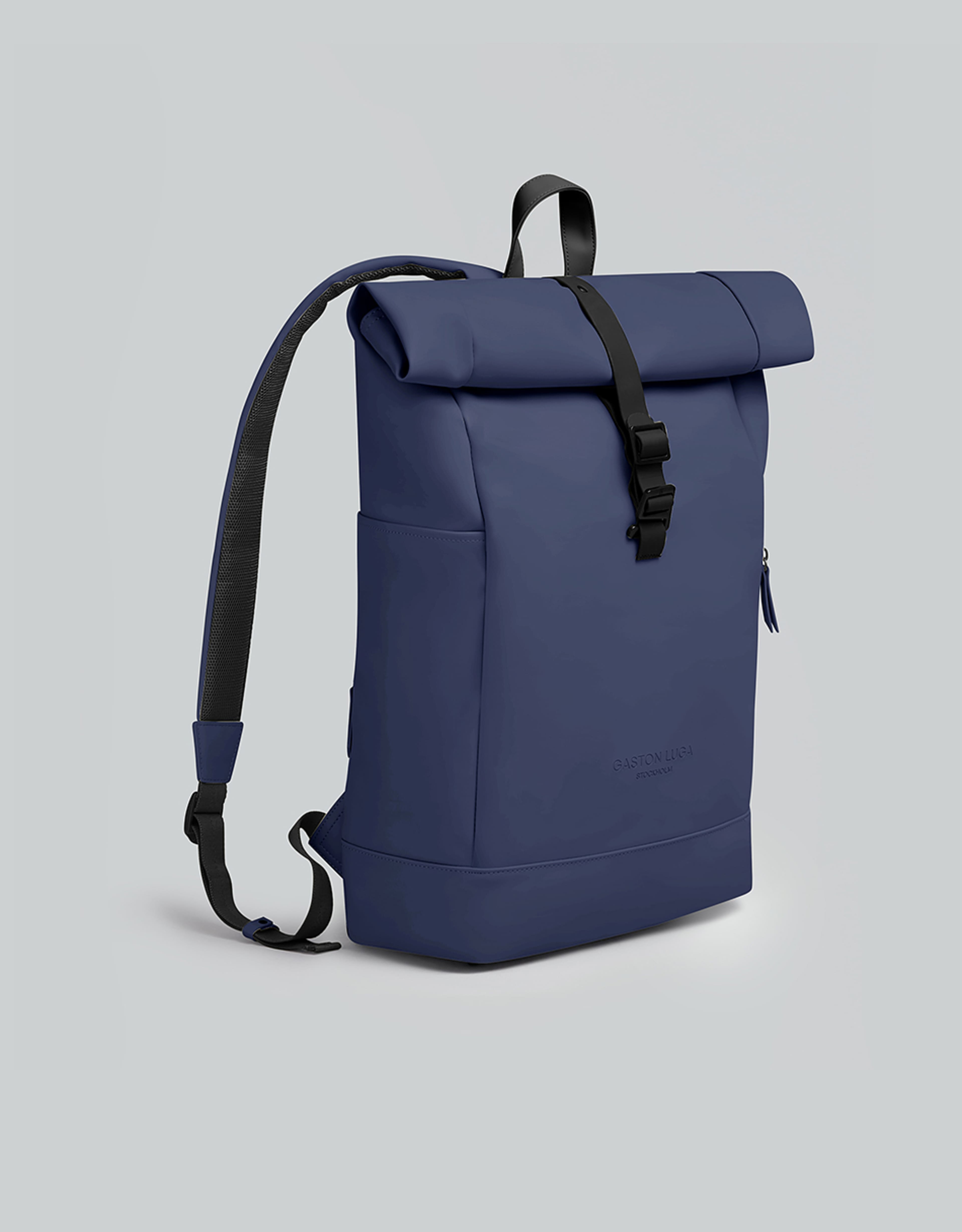 Spläsh Rolltop 16", från Gaston Luga, i färgen dark blue.