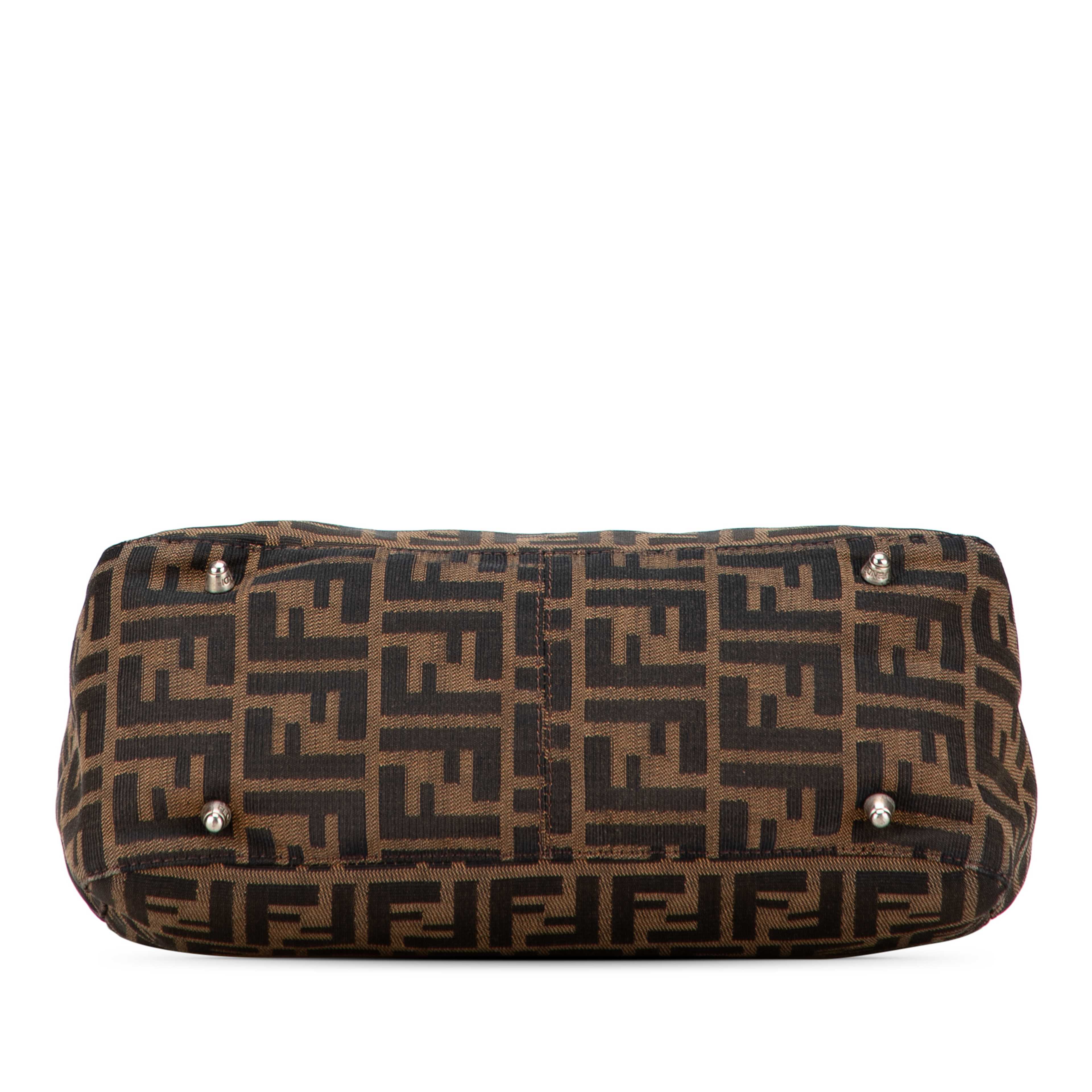 Fendi Small Zucca Canvas Twins Tote, från Luxclusif, i färgen brown. Klicka för att öppna bilden i stort format