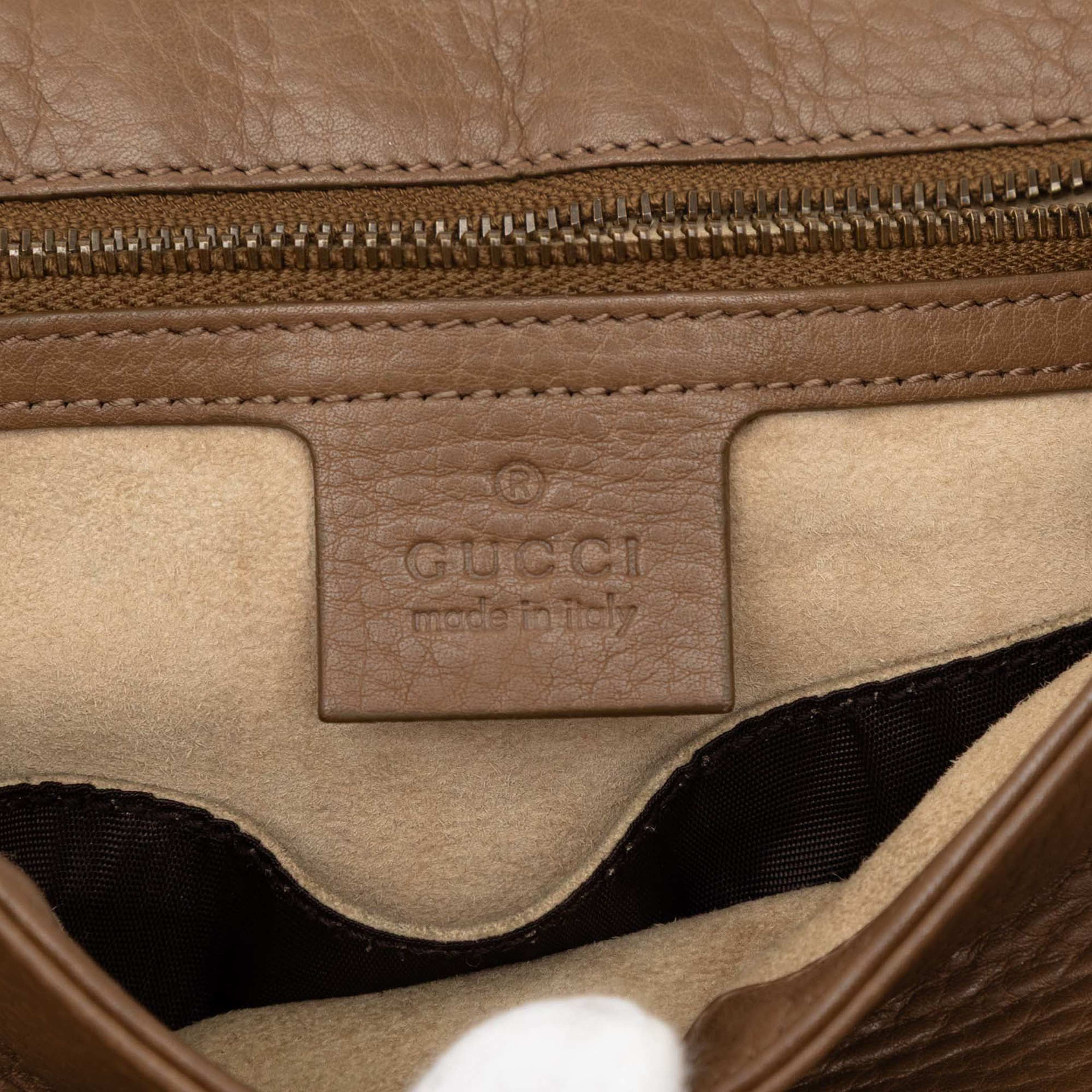 Gucci Medium Leather 1973 Chain Shoulder Bag, från Luxclusif, i färgen brown. Klicka för att öppna bilden i stort format