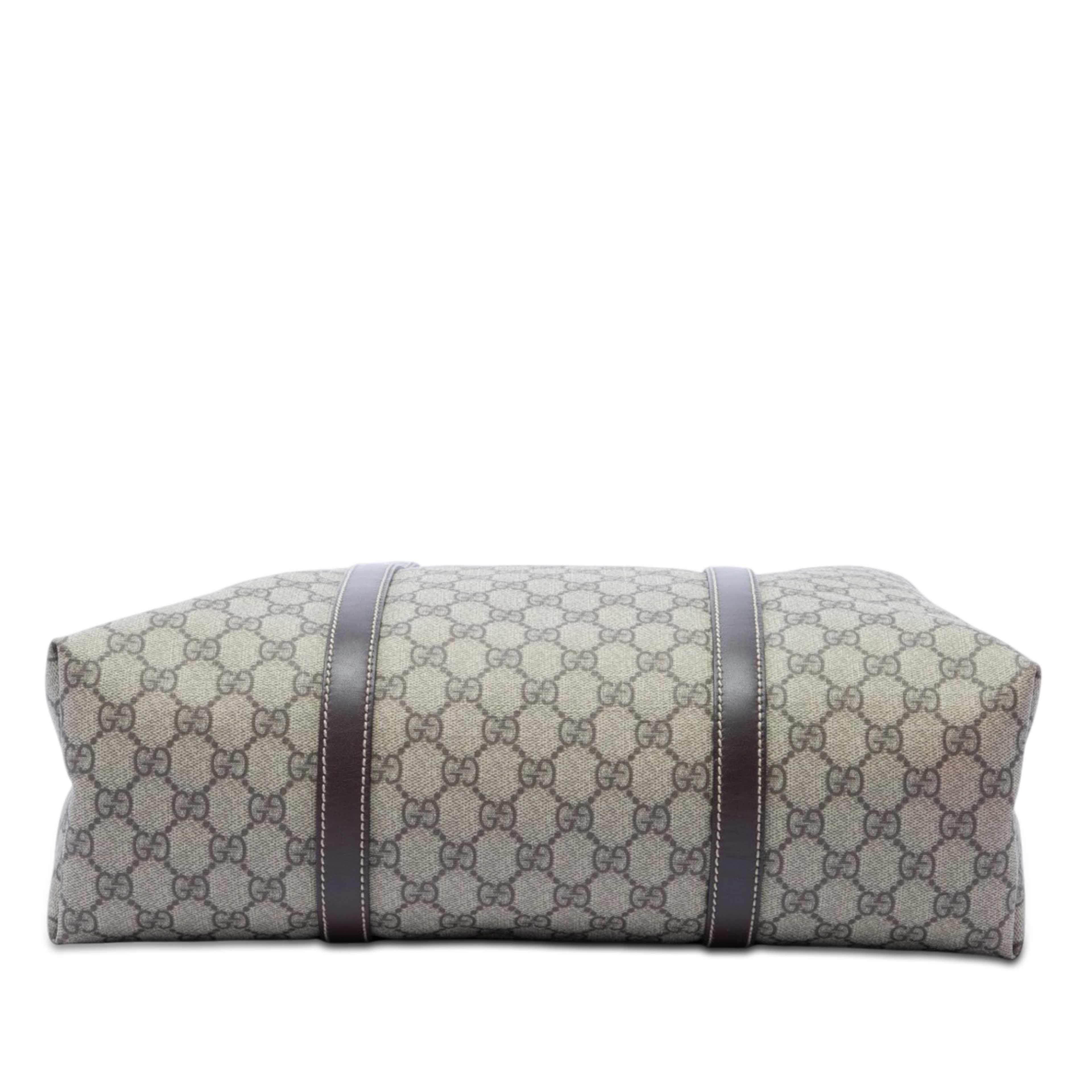 Gucci Gg Supreme Joy Vertical Tote, från Luxclusif, i färgen beige. Klicka för att öppna bilden i stort format