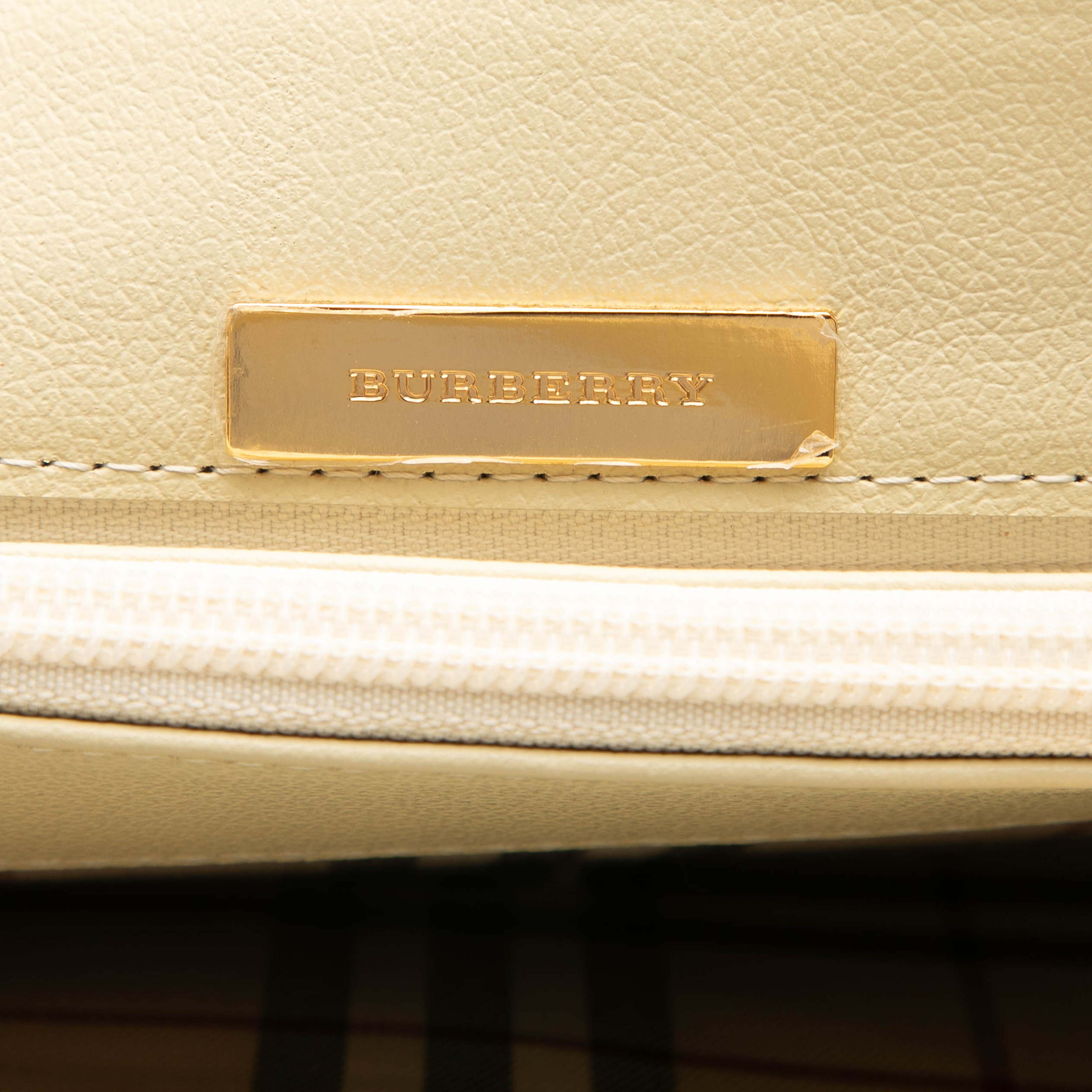 Burberry Leather Handbag, från Luxclusif, i färgen light beige. Klicka för att öppna bilden i stort format