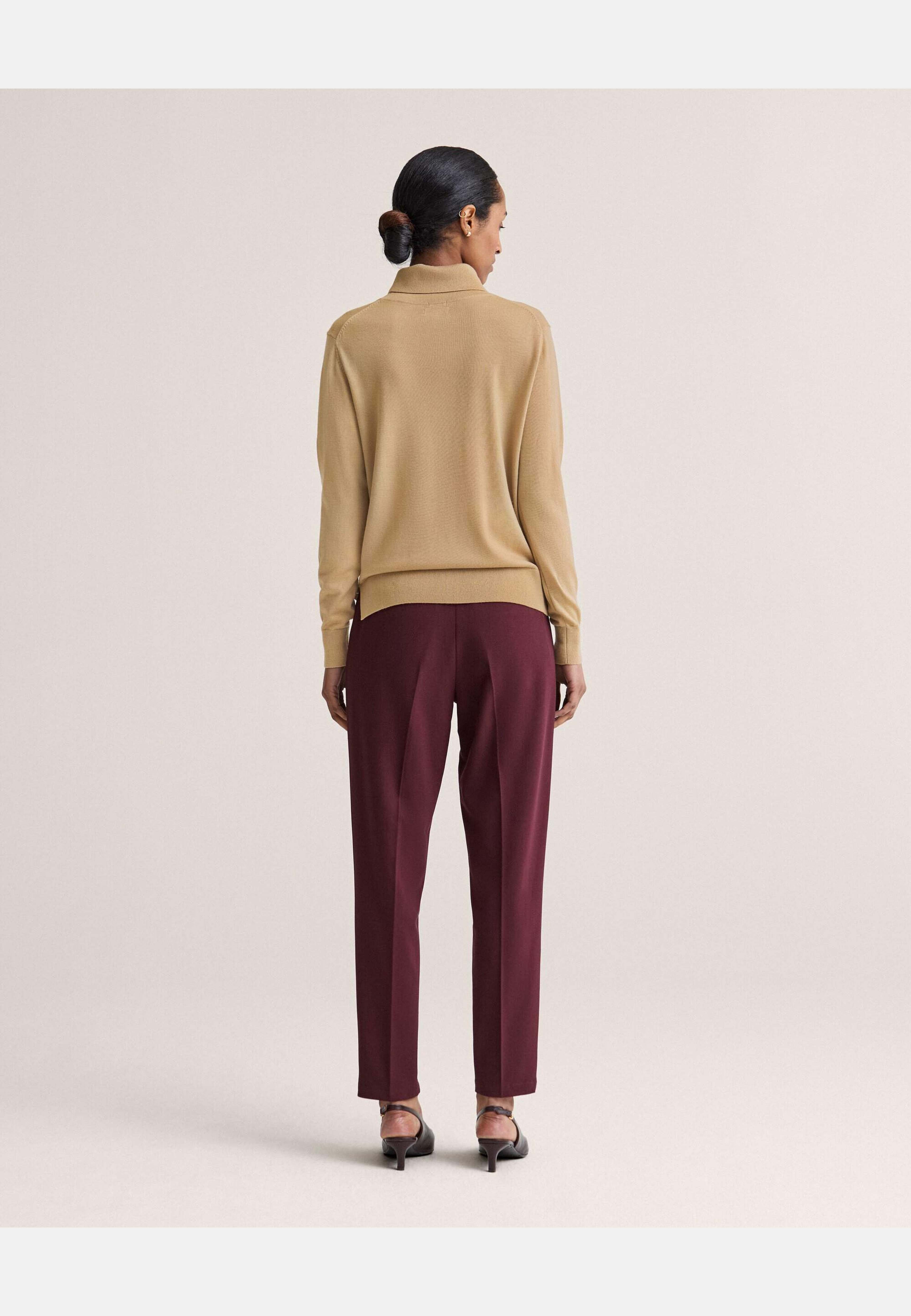Siri Merino Turtleneck, från Newhouse, i färgen beige. Klicka för att öppna bilden i stort format