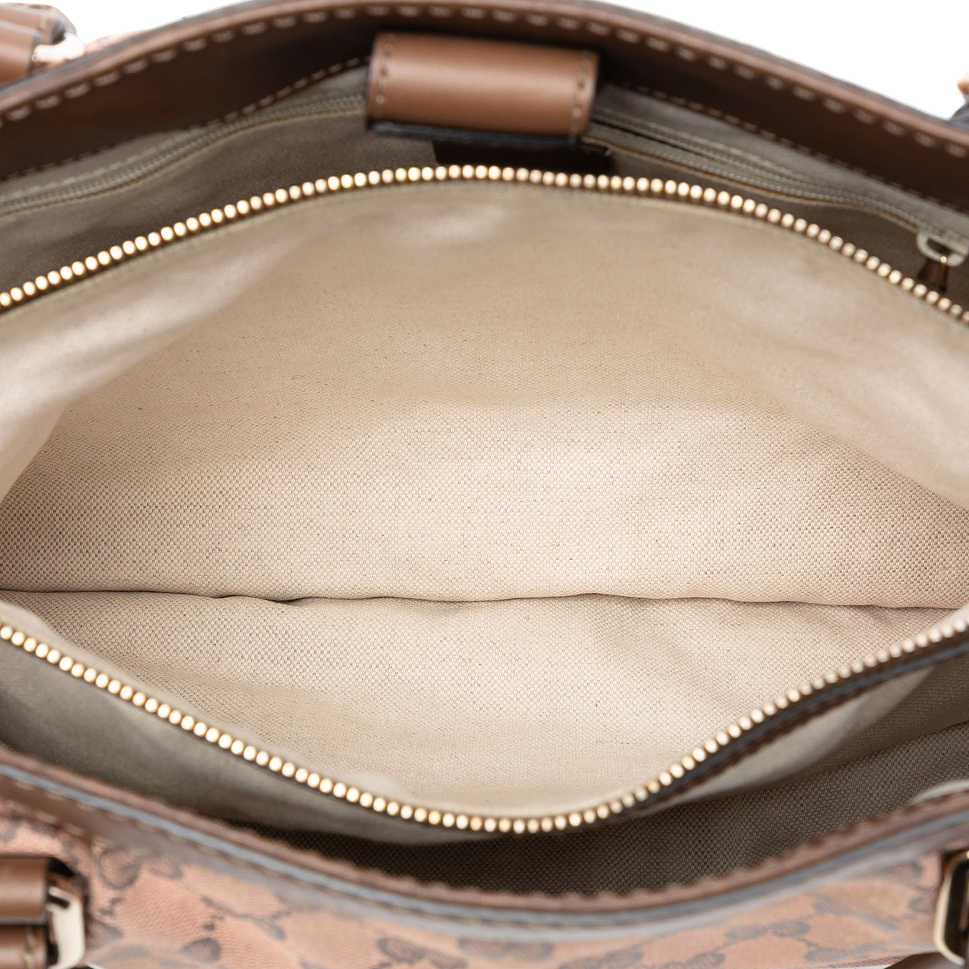 Gucci Gg Canvas Sukey Tote, från Luxclusif, i färgen pink. Klicka för att öppna bilden i stort format