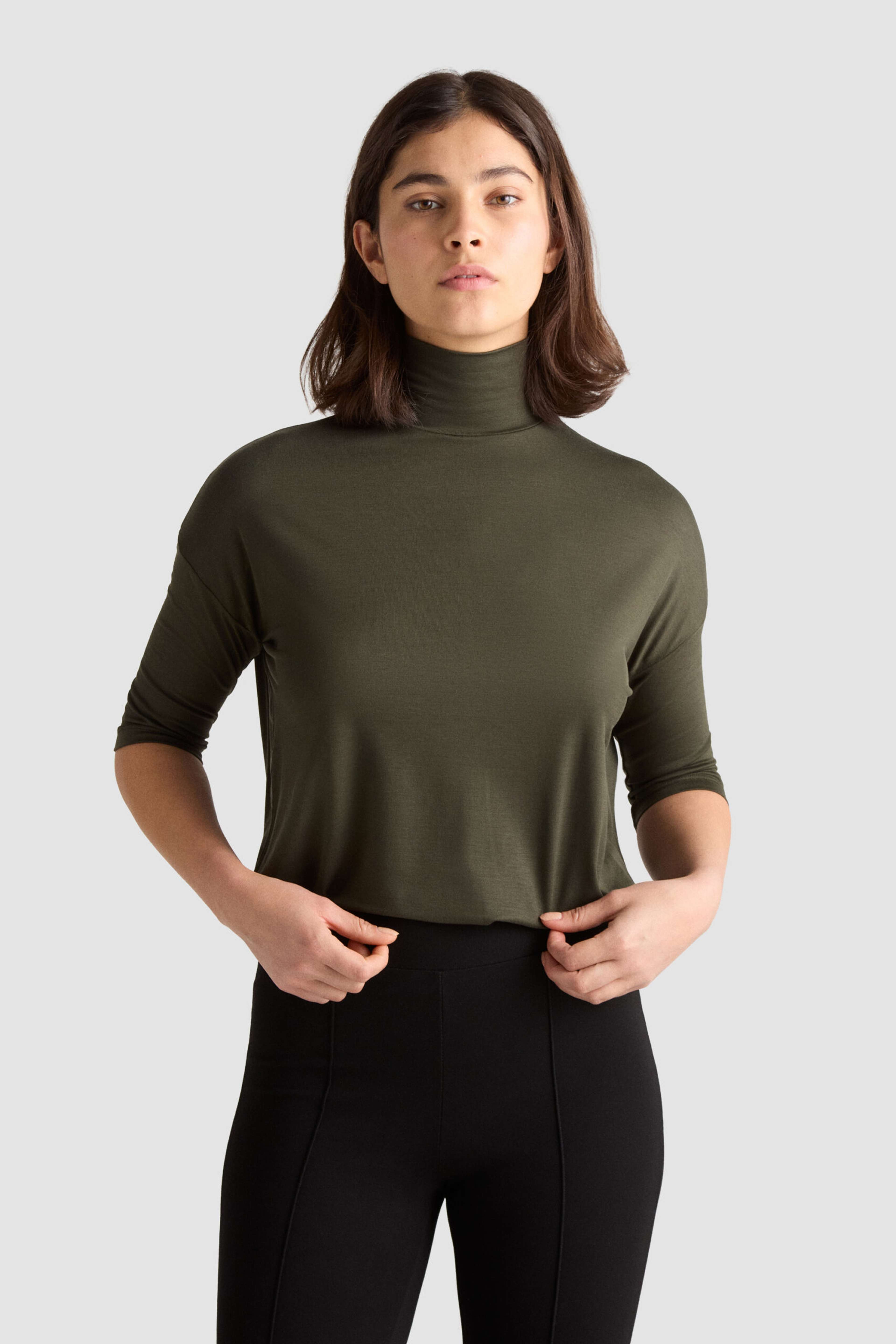 Tomasine Turtleneck - Rosemary, från Residus, i färgen green. Klicka för att öppna bilden i stort format