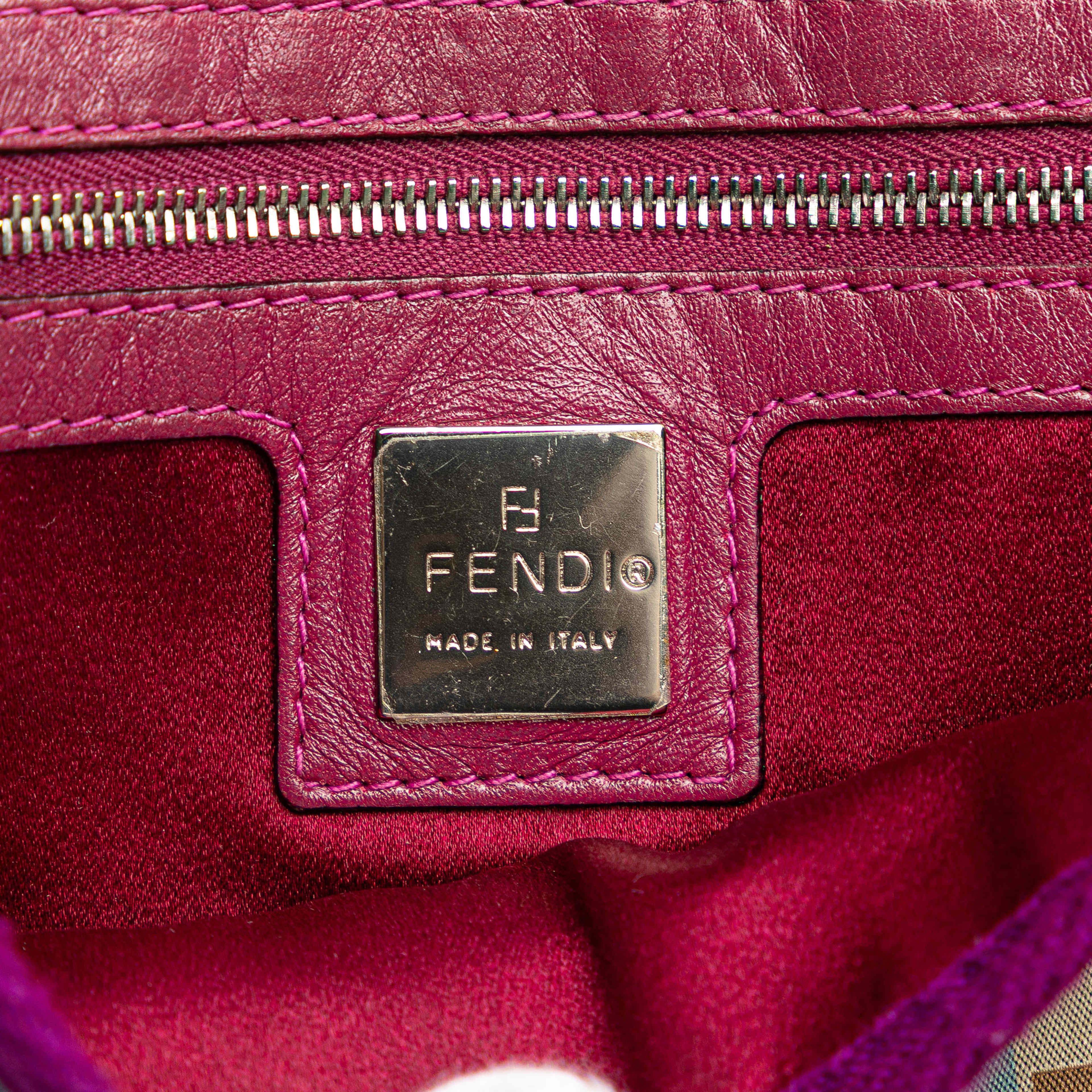 Fendi Zucca Nylon Crossbody, från Luxclusif, i färgen purple. Klicka för att öppna bilden i stort format