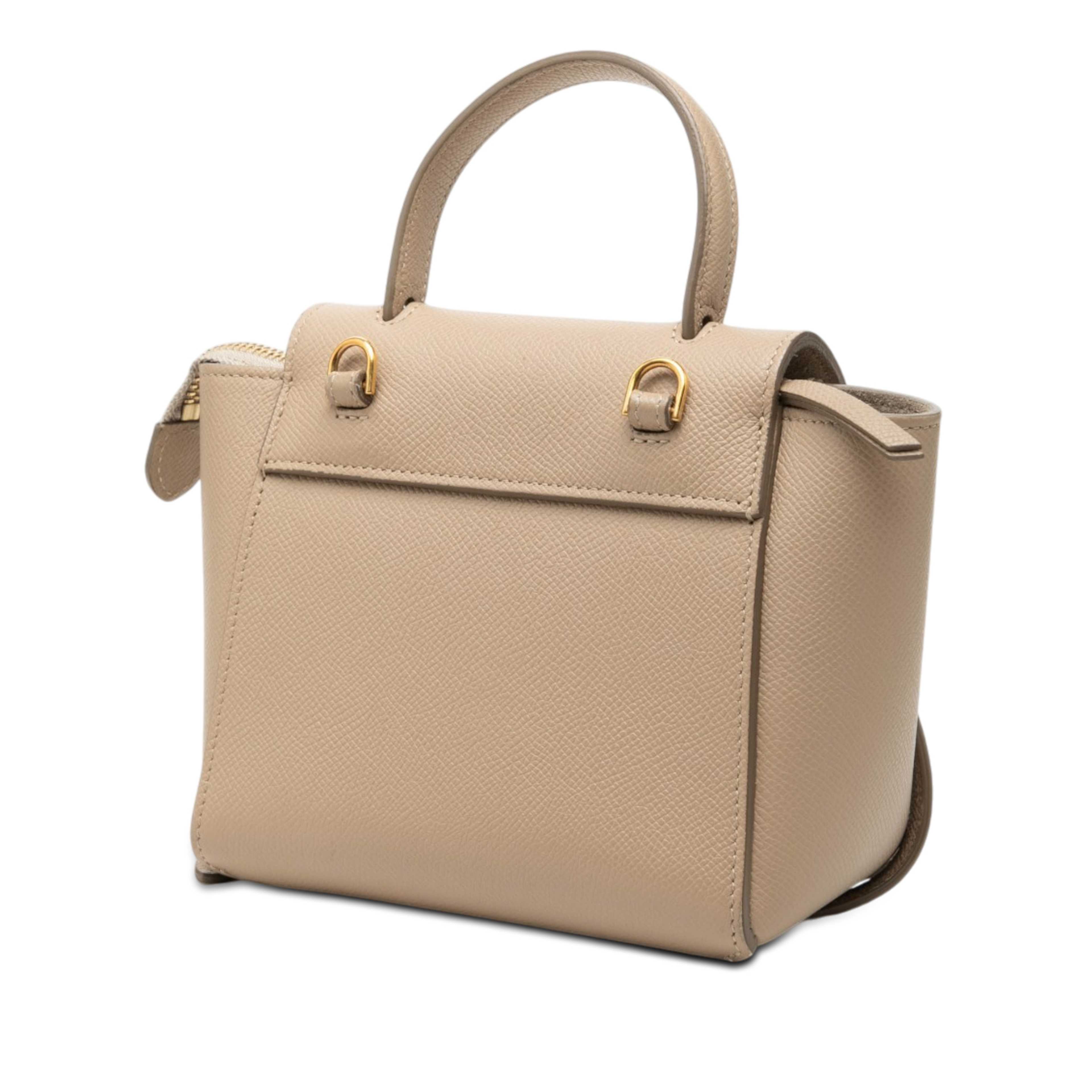 Celine Pico Grained Calfskin Belt Bag, från Luxclusif, i färgen beige. Klicka för att öppna bilden i stort format