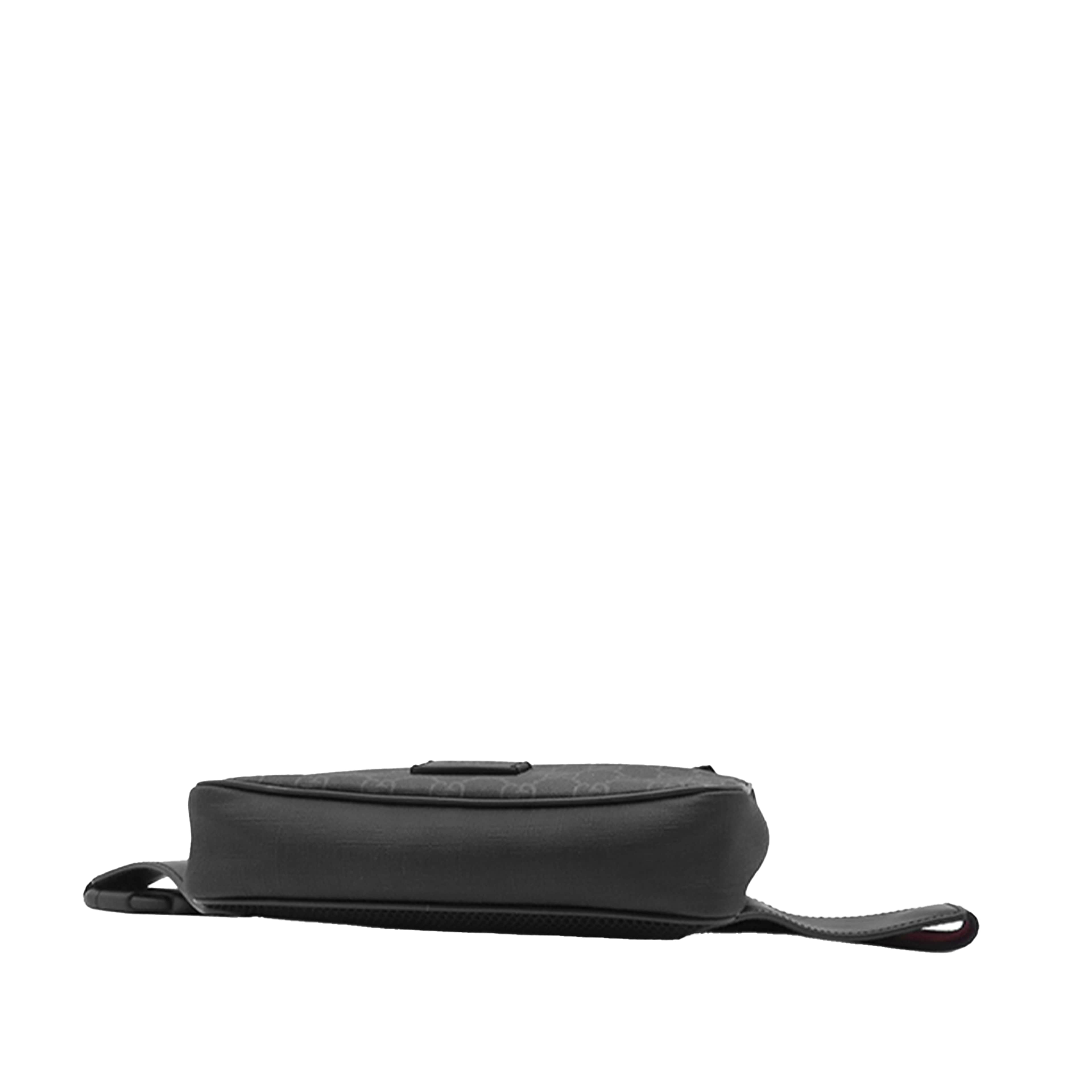 Gucci Gg Supreme Web Belt Bag, från Luxclusif, i färgen black. Klicka för att öppna bilden i stort format