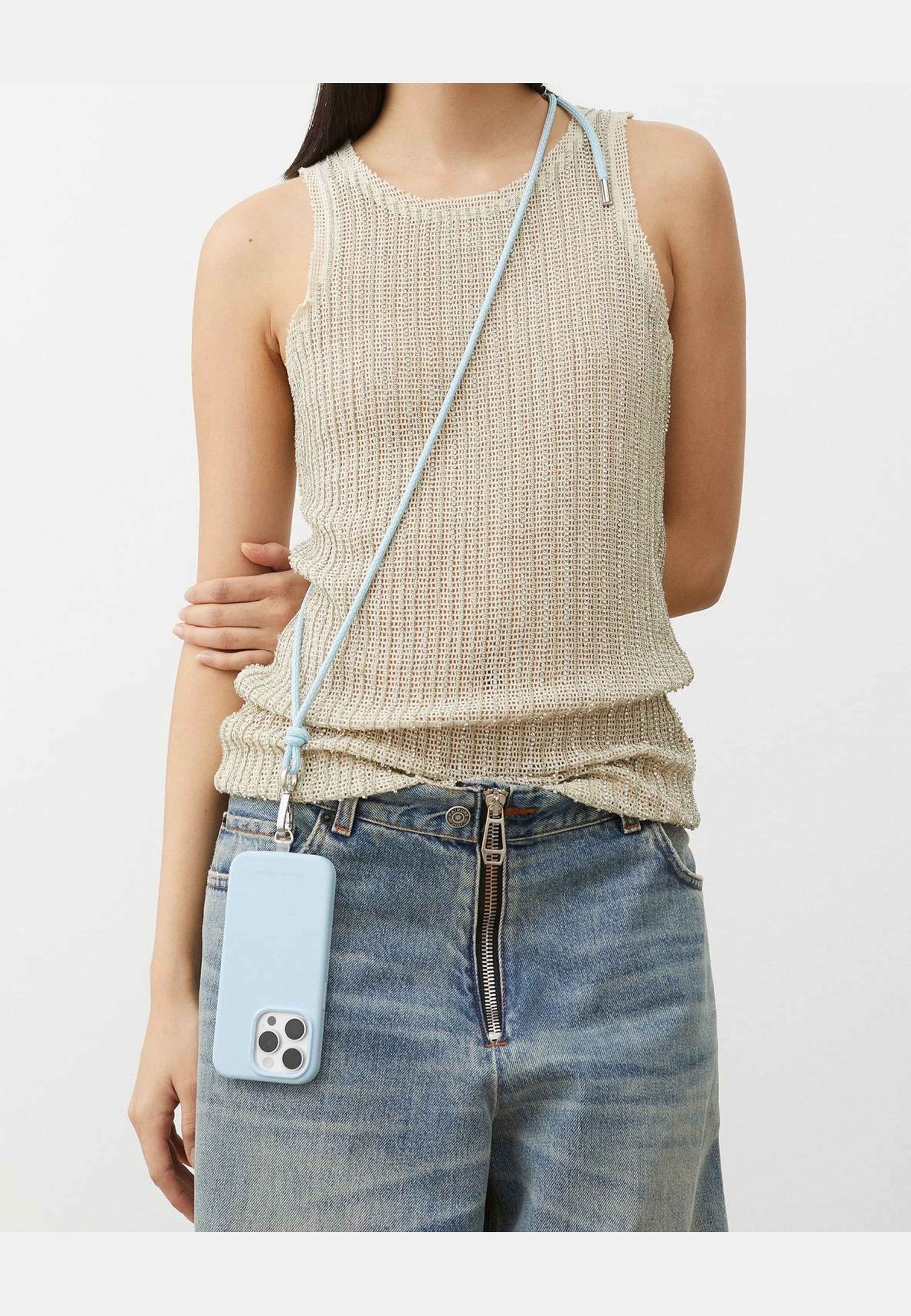 Silicone Case Iphone Light Blue, från Ideal Of Sweden, i färgen blue. Klicka för att öppna bilden i stort format