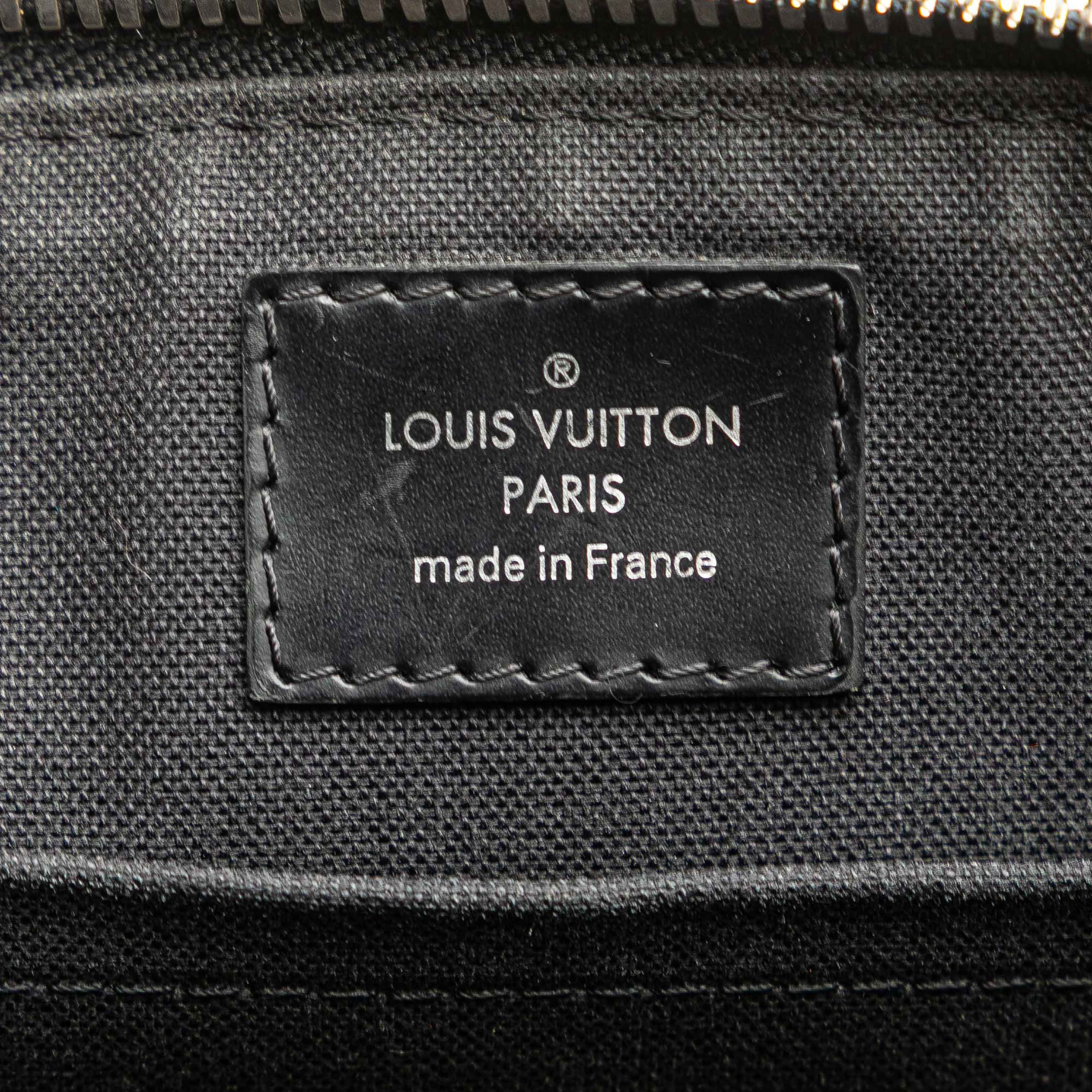 Louis Vuitton Damier Graphite Mick Pm, från Luxclusif, i färgen black. Klicka för att öppna bilden i stort format