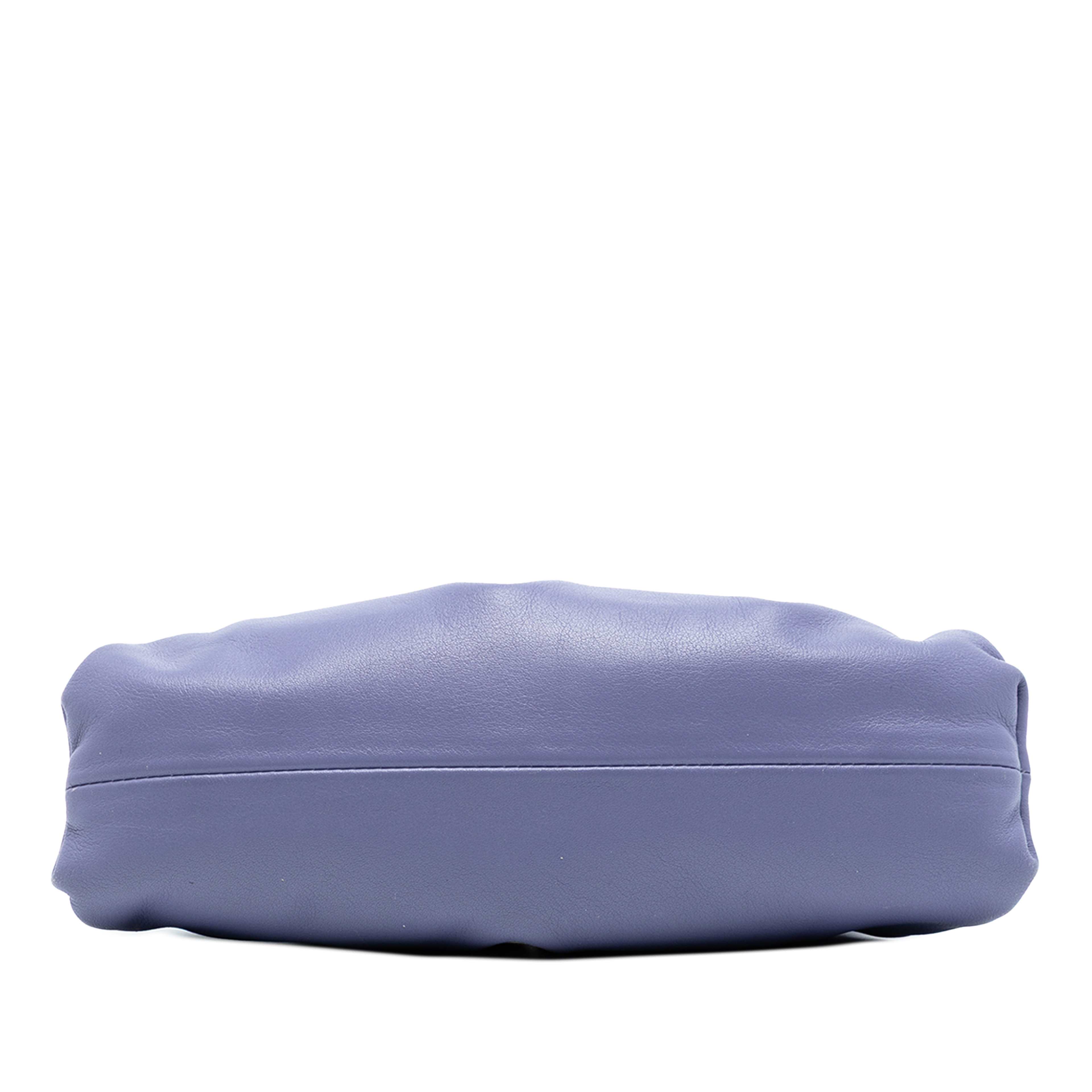 Bottega Veneta Lambskin The Mini Pouch Crossbody, från Luxclusif, i färgen purple. Klicka för att öppna bilden i stort format