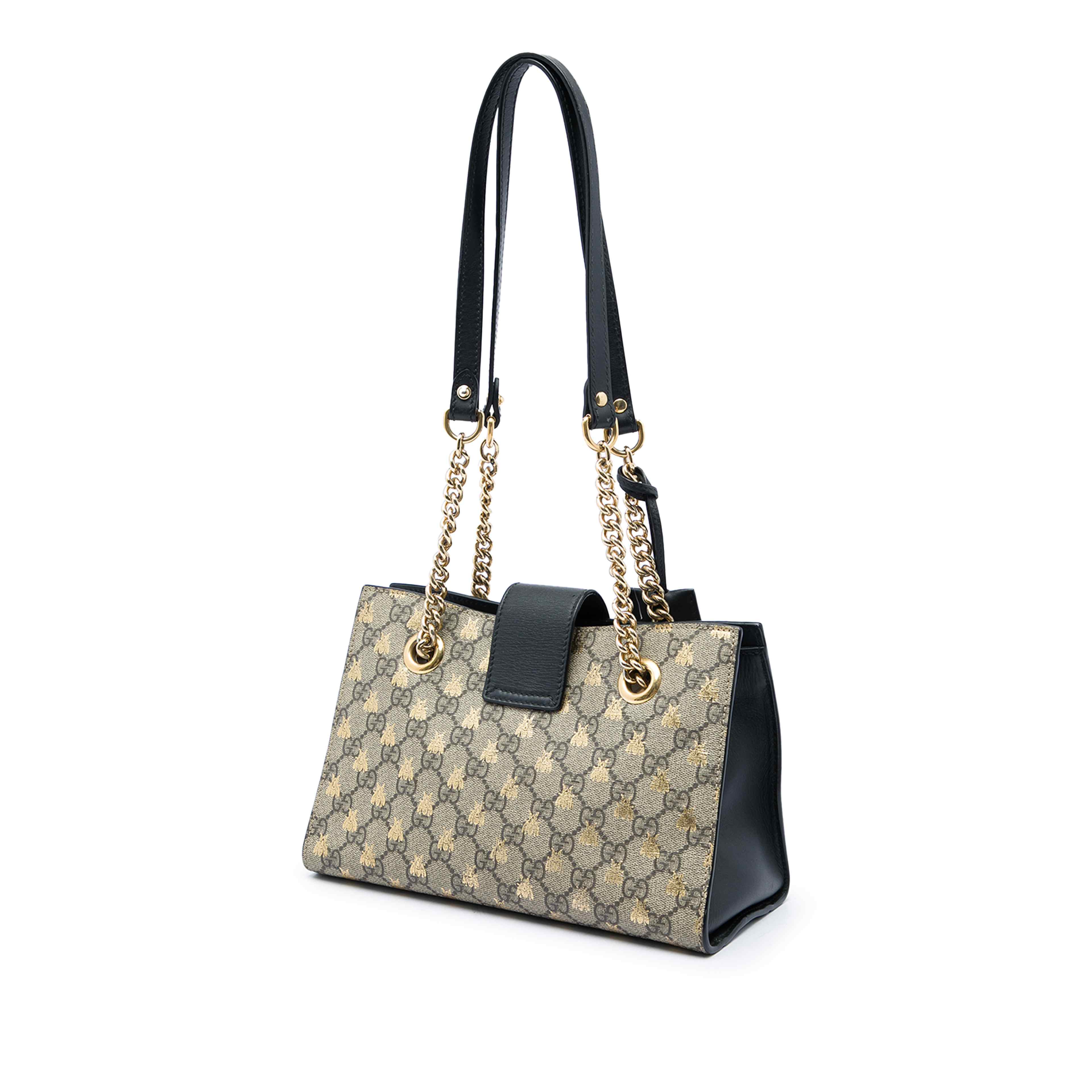 Gucci Small Gg Supreme Bee Padlock Tote, från Luxclusif, i färgen beige. Klicka för att öppna bilden i stort format