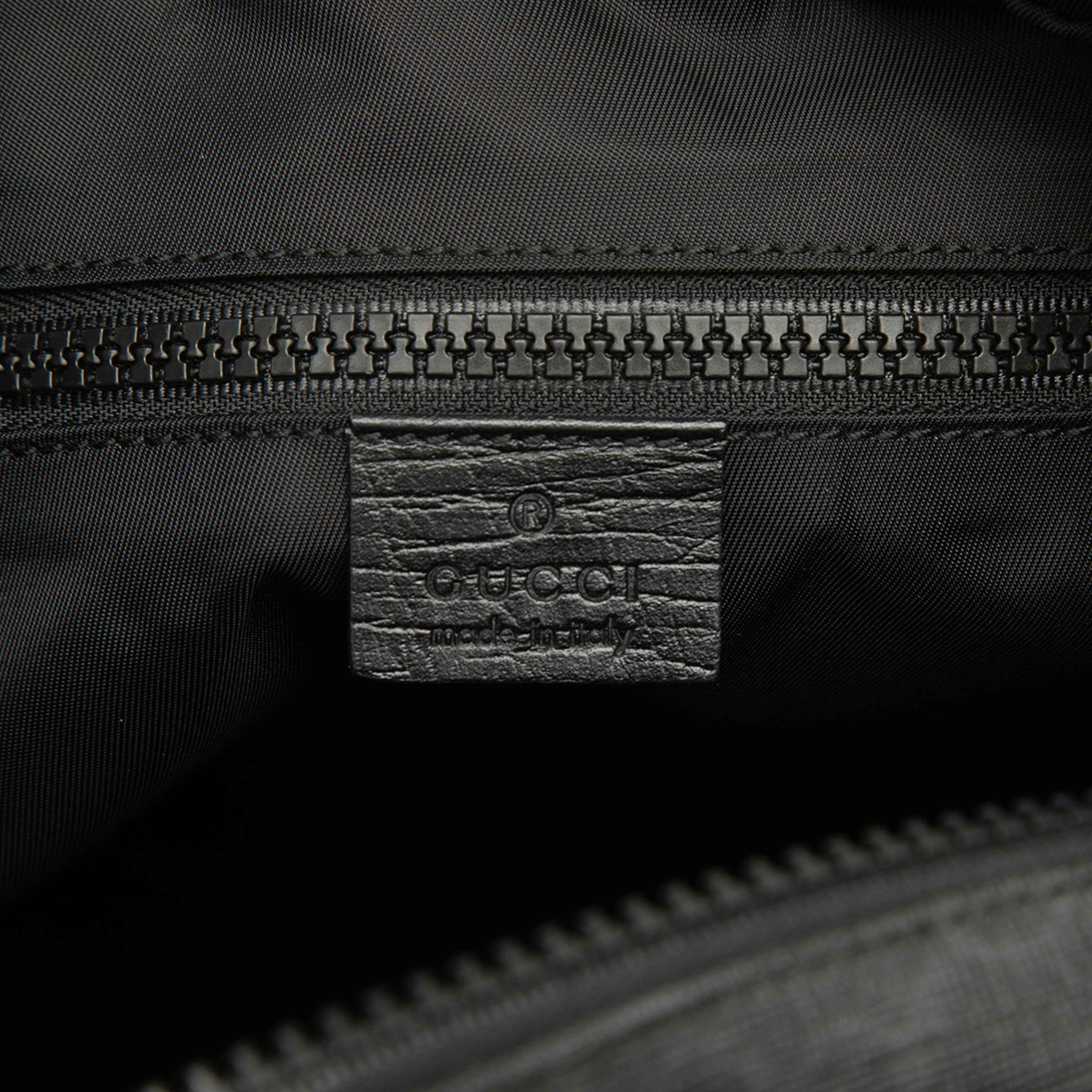 Gucci Gg Supreme Crossbody, från Luxclusif, i färgen svart. Klicka för att öppna bilden i stort format