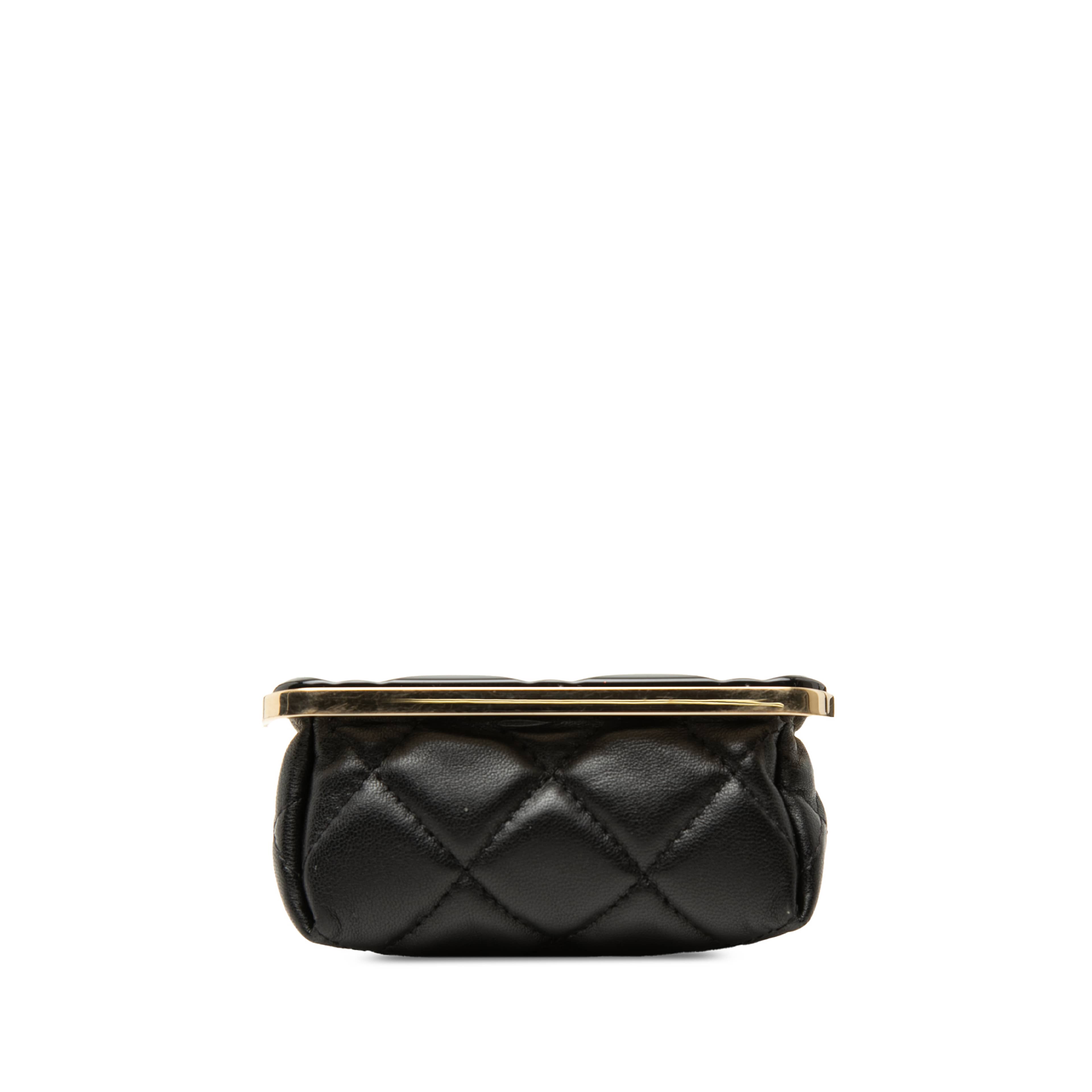 Chanel Cc Quilted Acrylic And Lambskin Evening Clutch With Chain, från Luxclusif, i färgen svart. Klicka för att öppna bilden i stort format