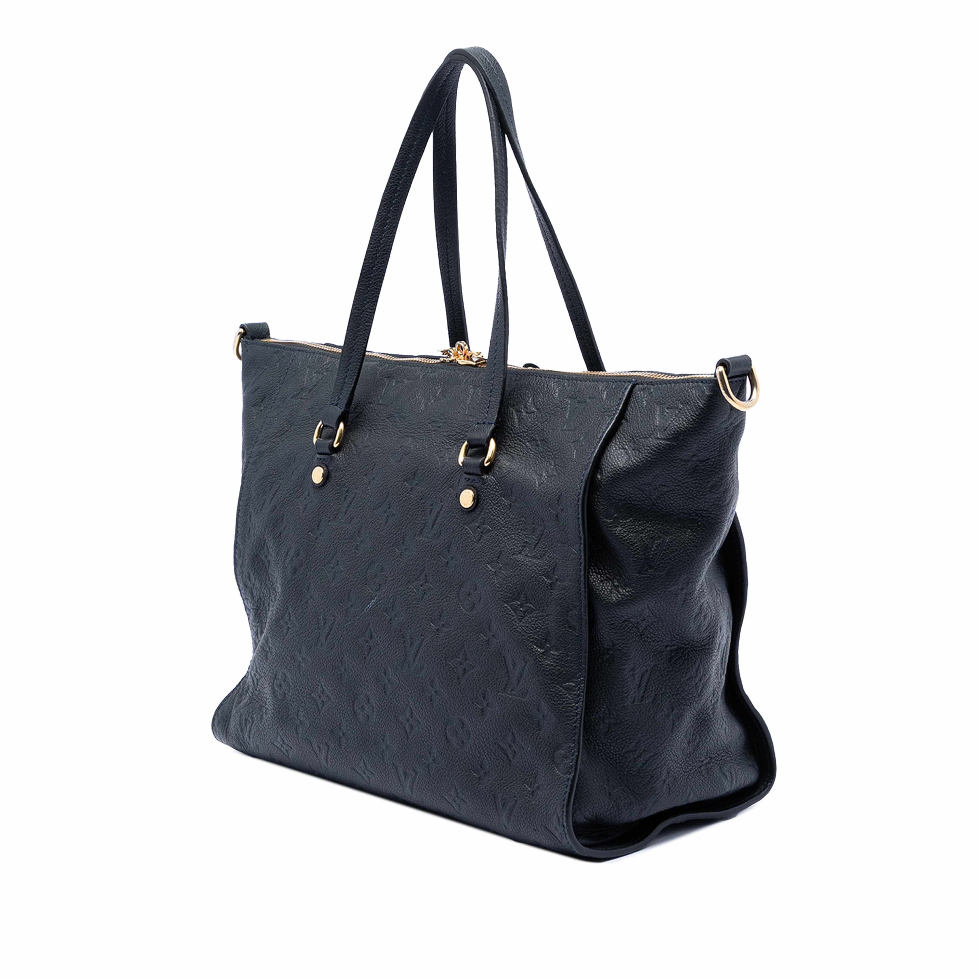Louis Vuitton Monogram Empreinte Lumineuse Pm, från Luxclusif, i färgen navy. Klicka för att öppna bilden i stort format