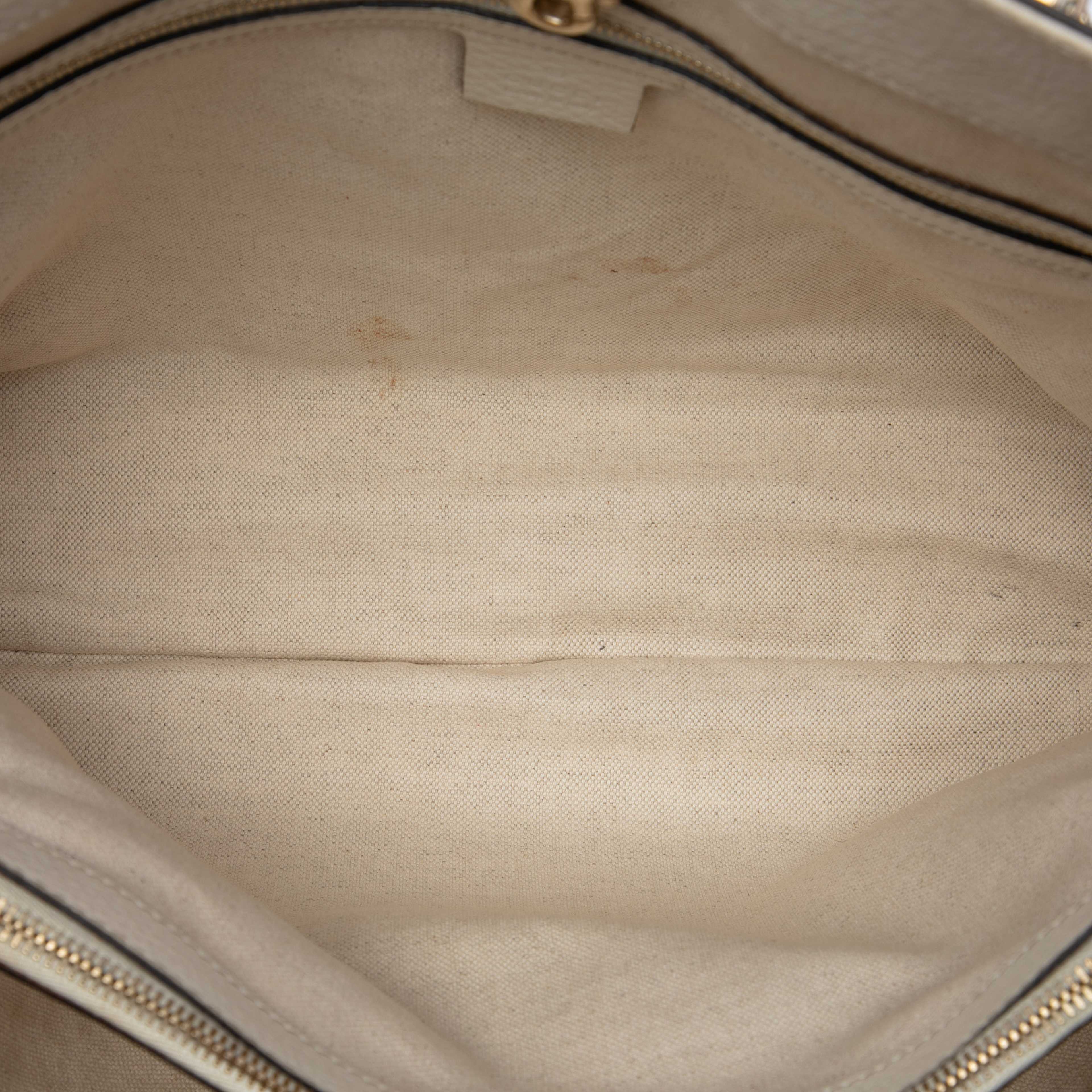 Gucci Calfskin Bella Tote, från Luxclusif, i färgen vit. Klicka för att öppna bilden i stort format