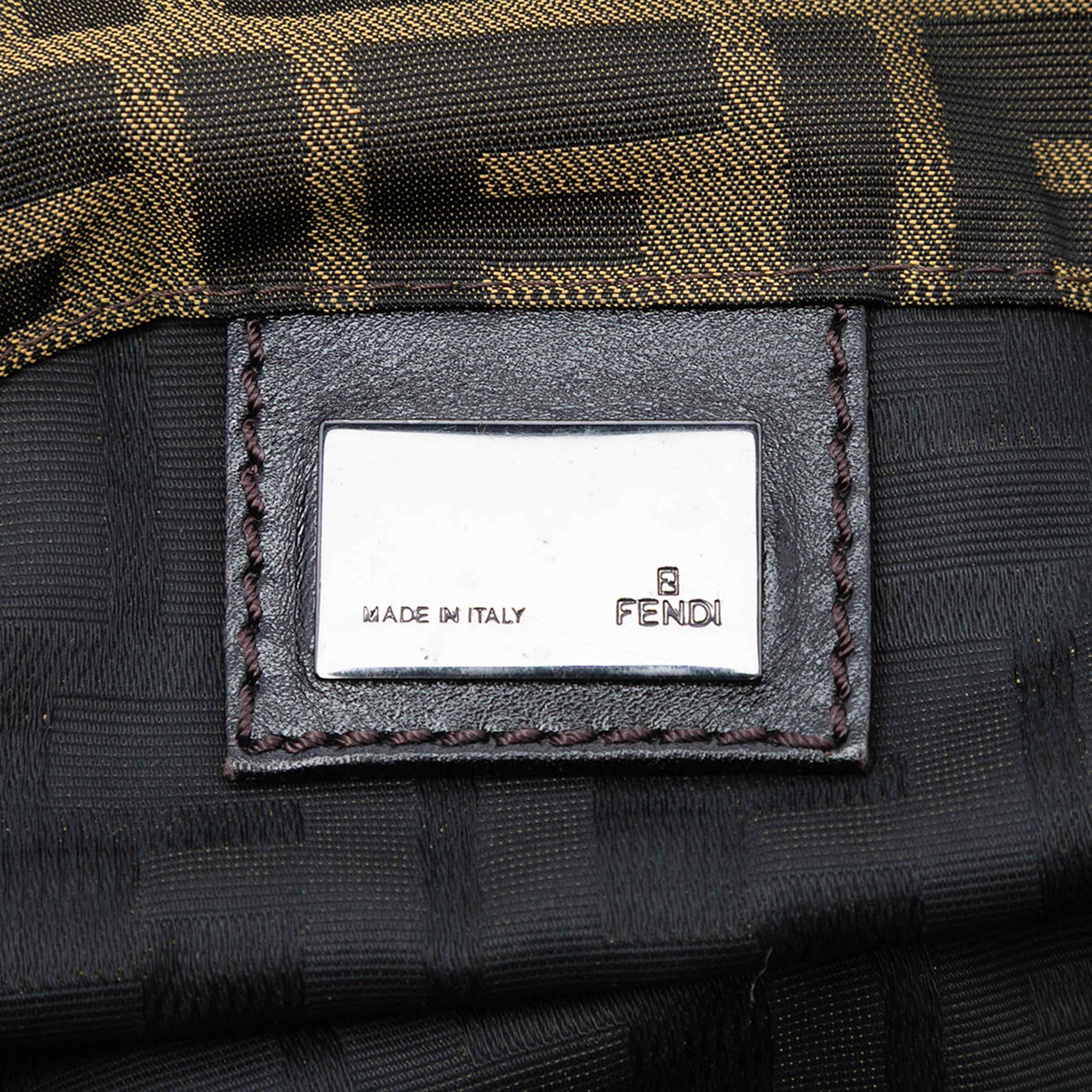 Fendi Zucca Canvas Tote, från Luxclusif, i färgen brown. Klicka för att öppna bilden i stort format