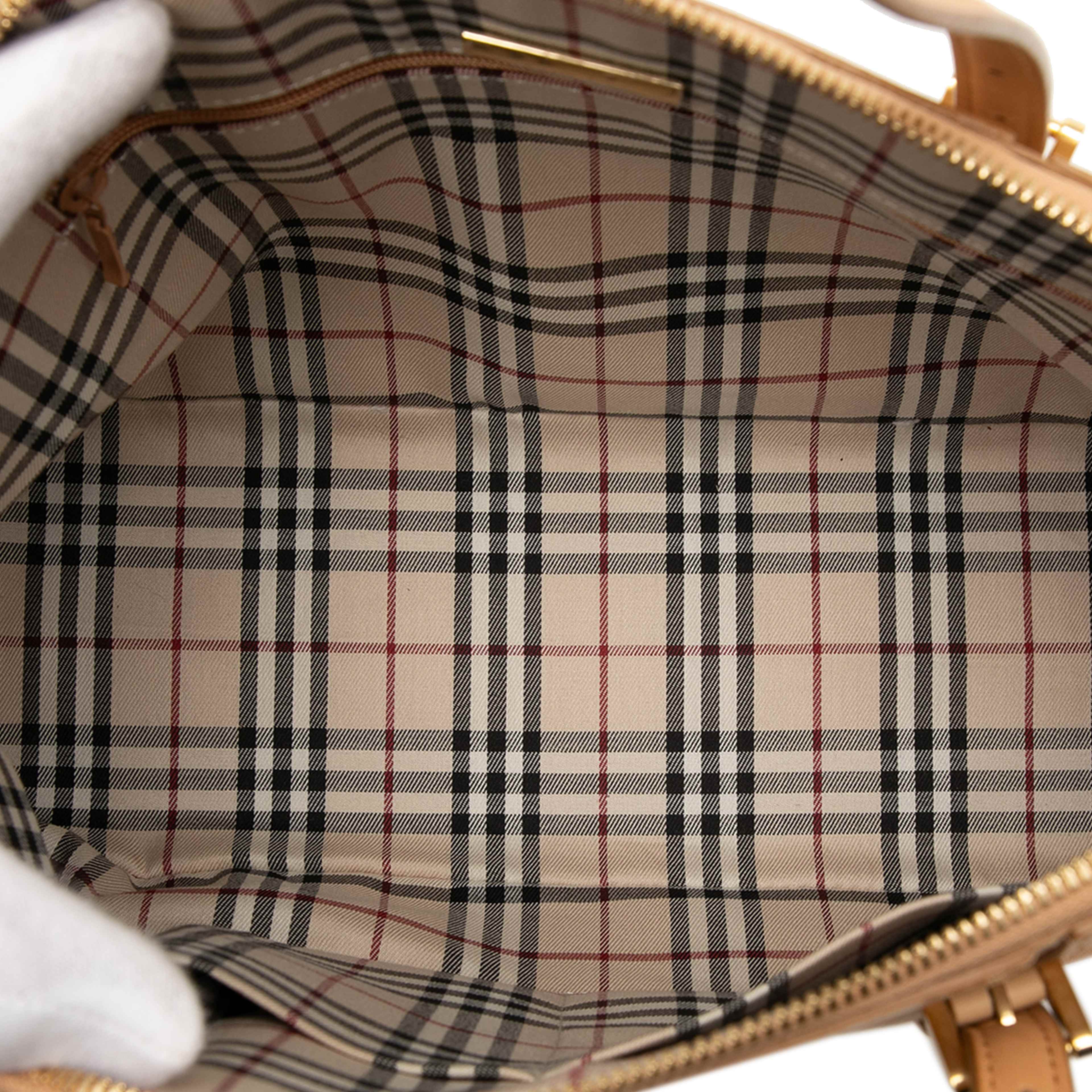 Burberry Leather Handbag, från Luxclusif, i färgen brun. Klicka för att öppna bilden i stort format