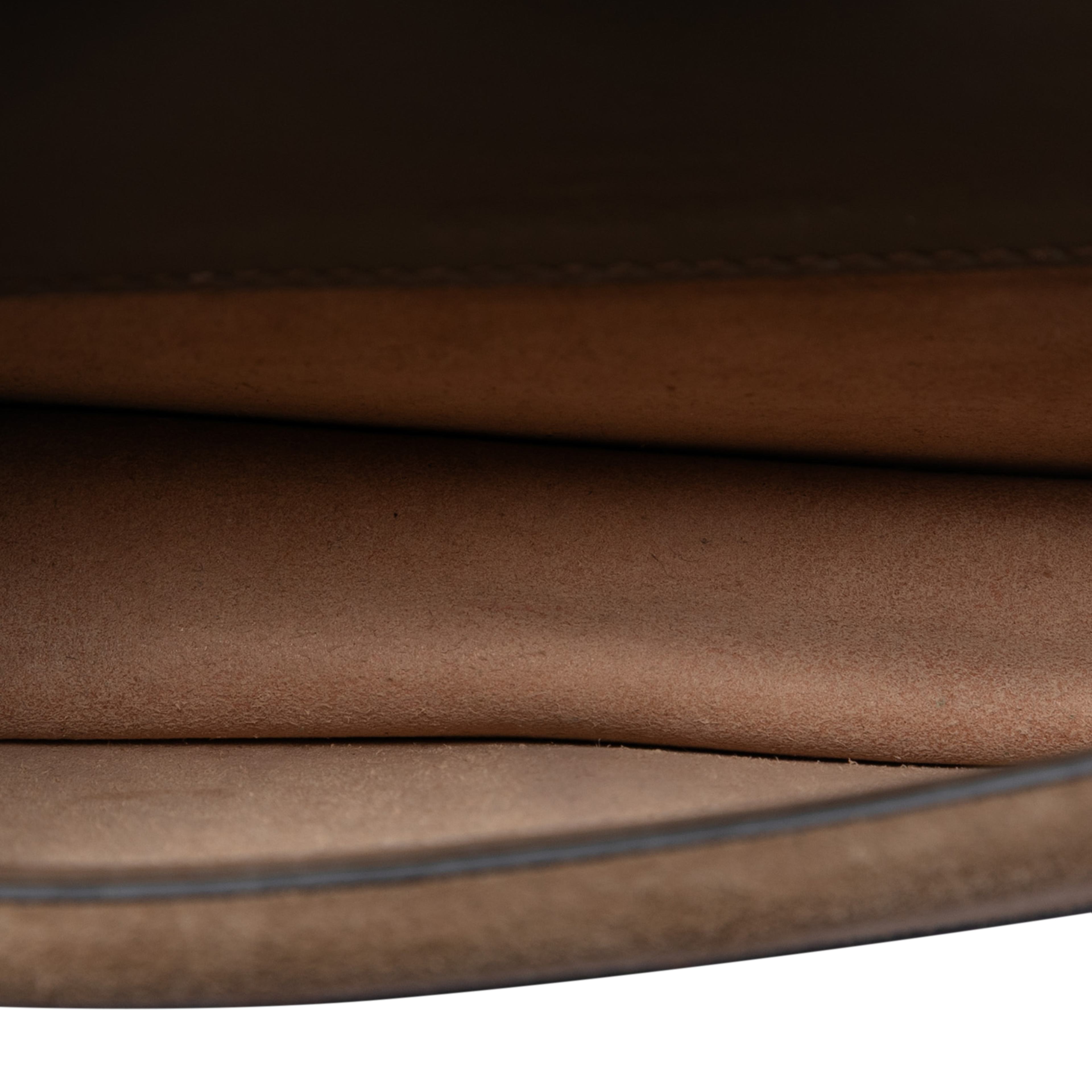 Gucci Mini Gg Supreme Dionysus Crossbody, från Luxclusif, i färgen beige. Klicka för att öppna bilden i stort format