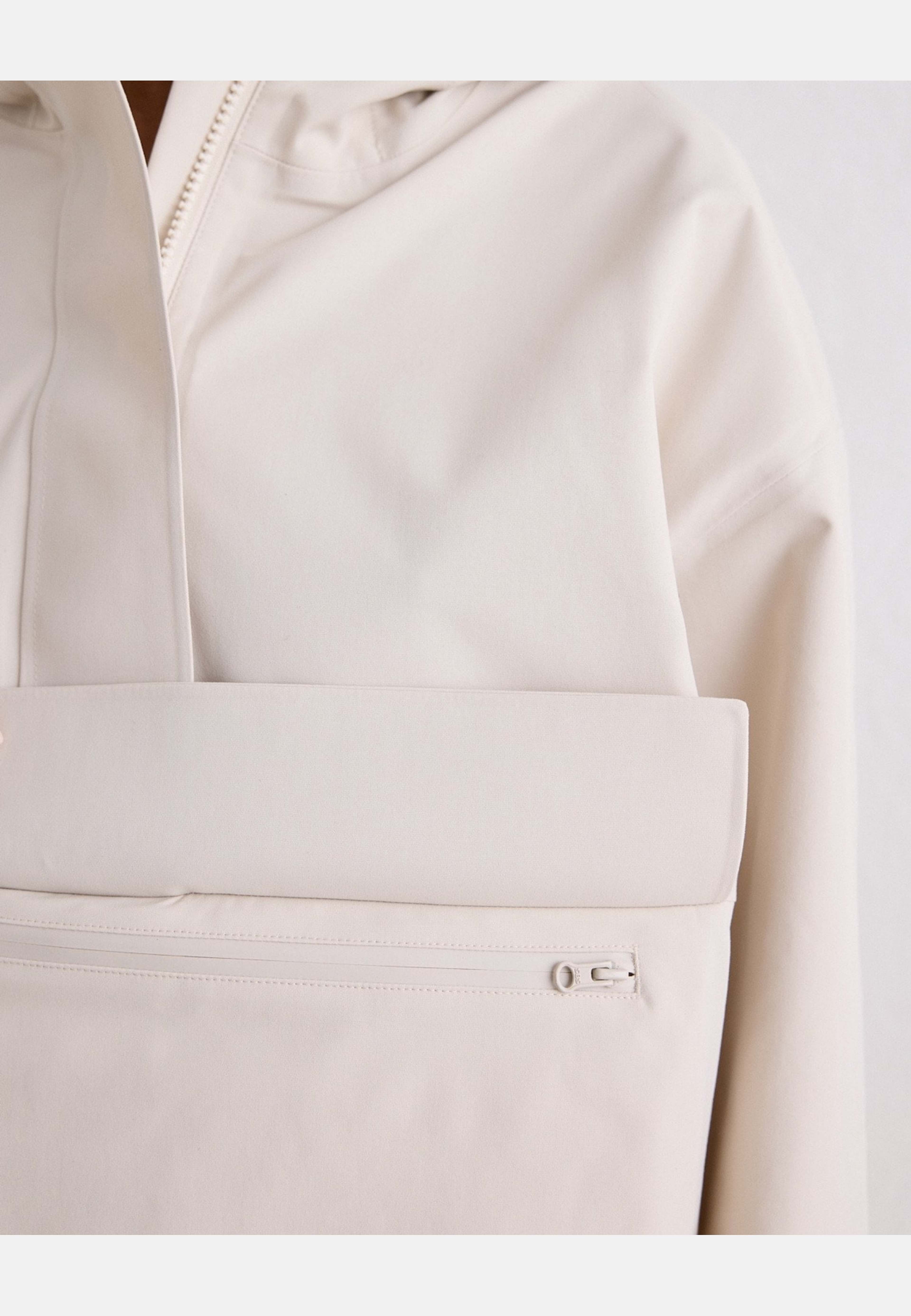 Waterproof Oversized Anorak, från aim'n, i färgen sand. Klicka för att öppna bilden i stort format