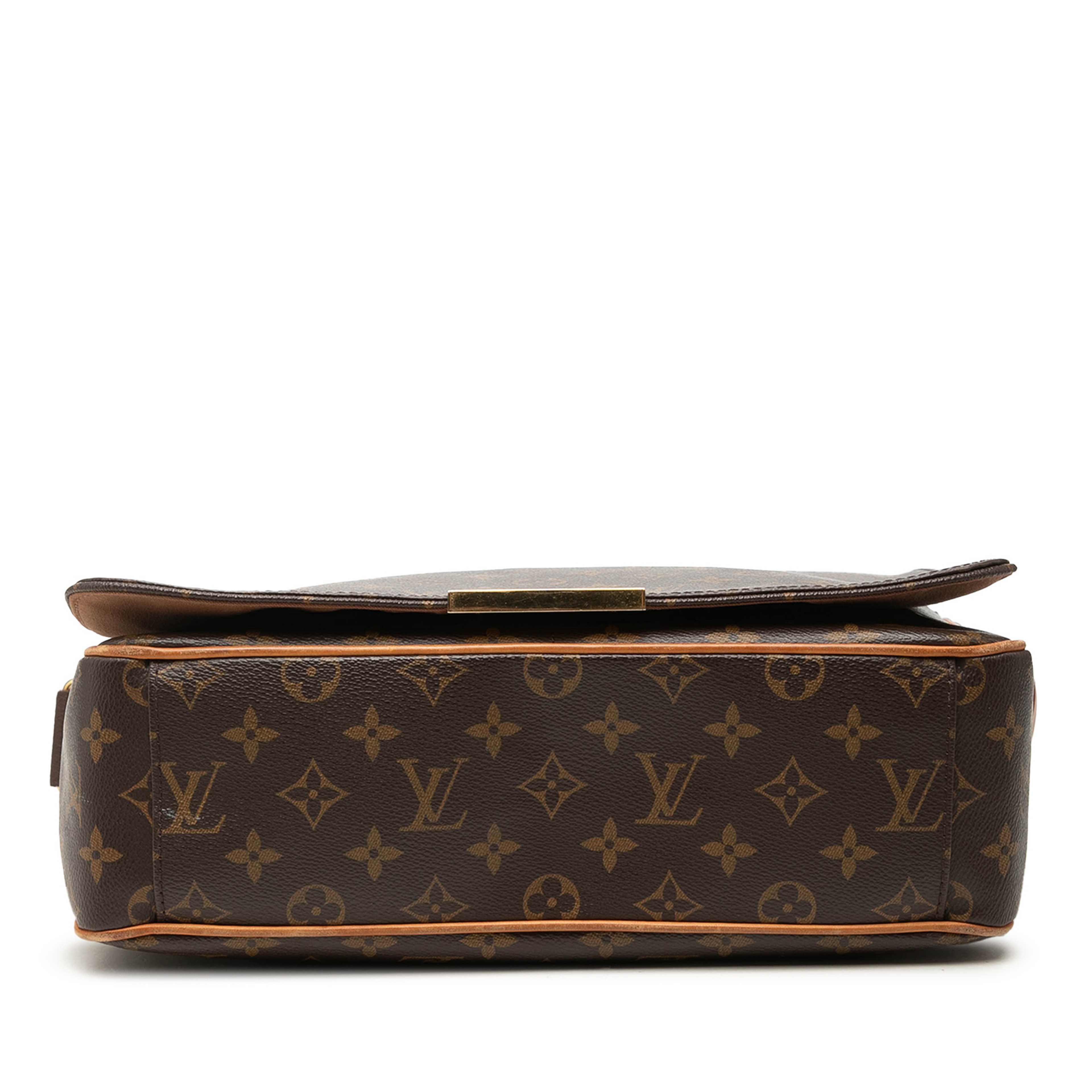 Louis Vuitton Monogram Abbesses, från Luxclusif, i färgen brun. Klicka för att öppna bilden i stort format