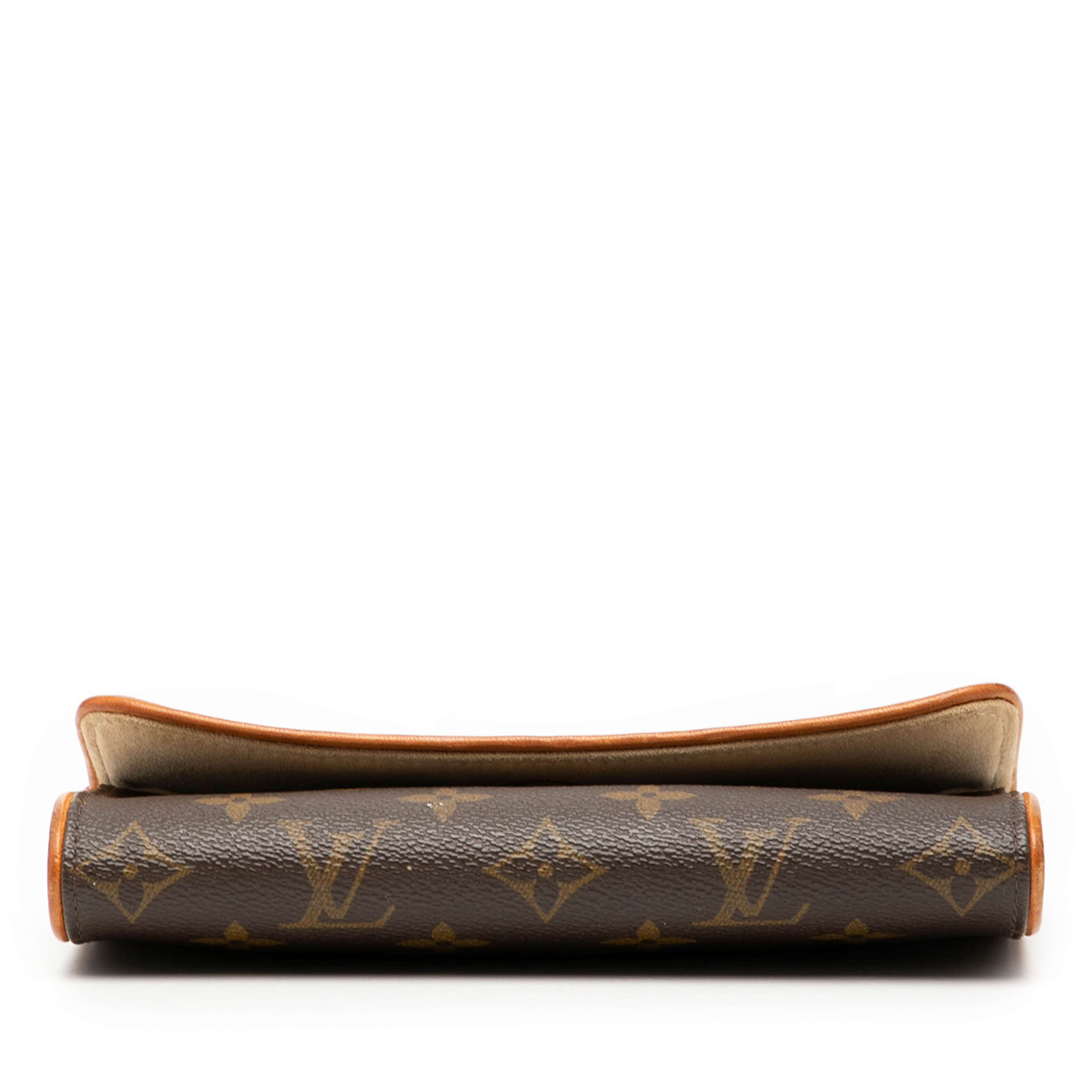 Louis Vuitton Monogram Pochette Twin Pm, från Luxclusif, i färgen brun. Klicka för att öppna bilden i stort format