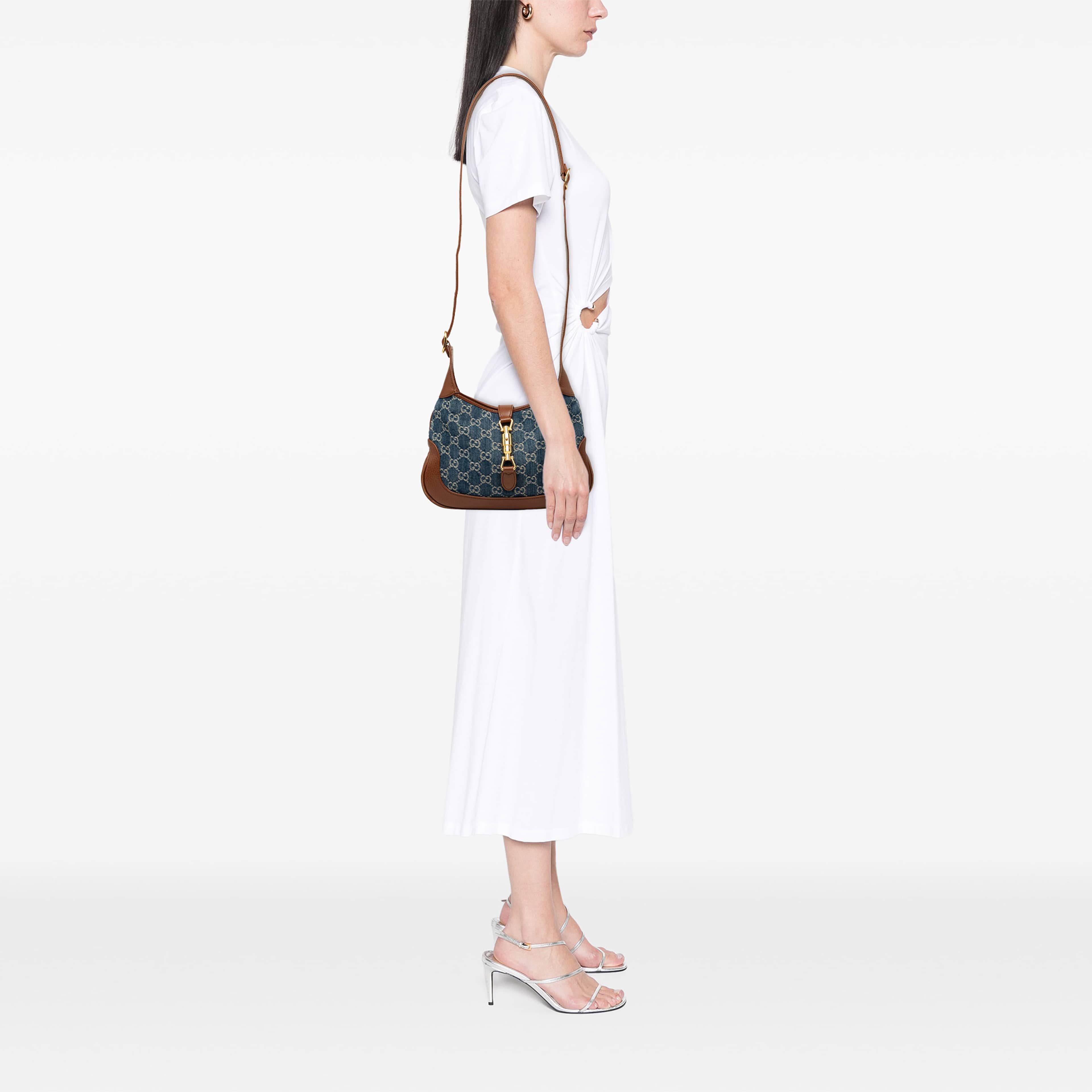 Gucci Small Gg Denim Jackie 1961 Crossbody, från Luxclusif, i färgen blå. Klicka för att öppna bilden i stort format