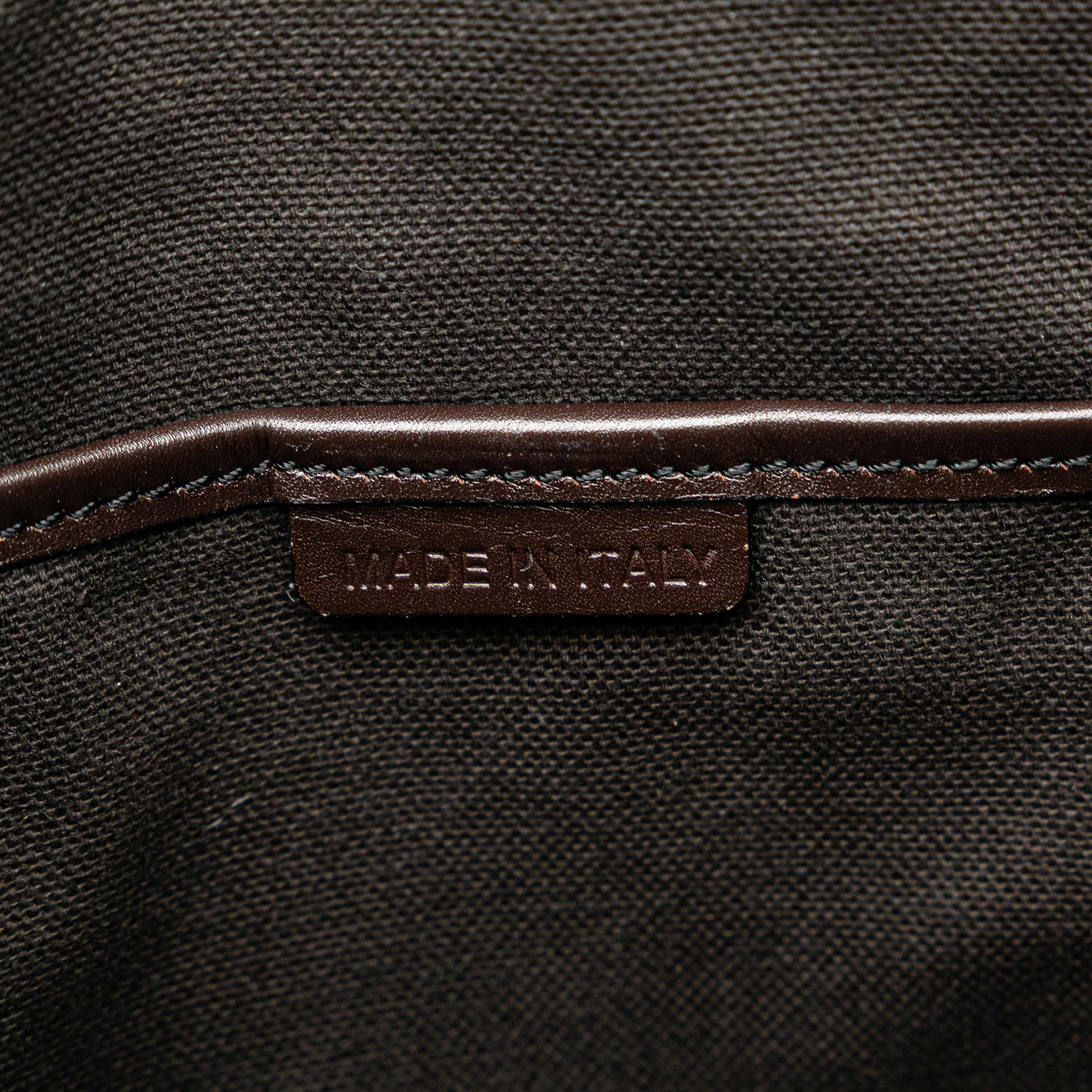 Burberry Haymarket Check Coated Canvas Tote, från Luxclusif, i färgen beige. Klicka för att öppna bilden i stort format