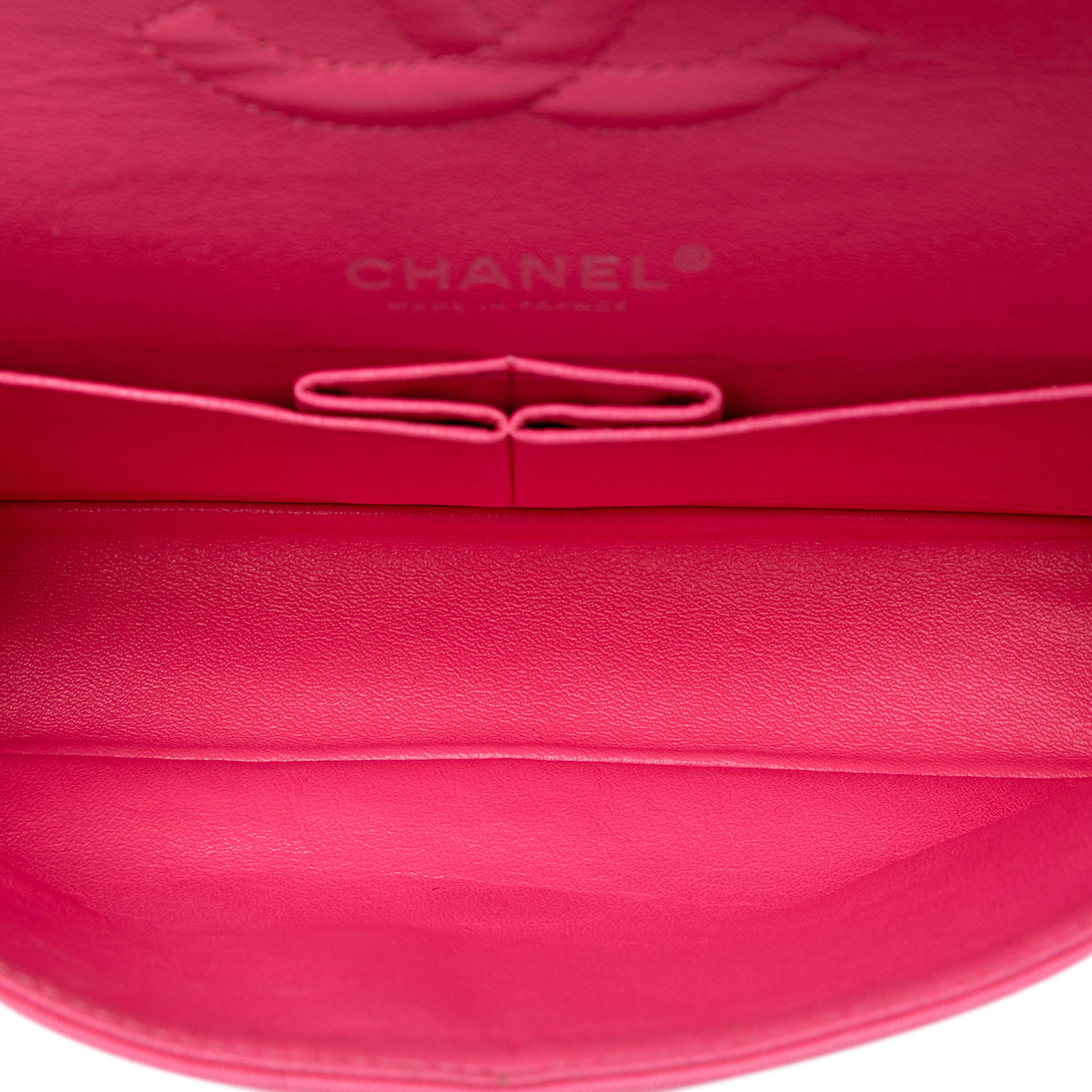 Chanel Medium Classic Jersey Double Flap, från Luxclusif, i färgen pink. Klicka för att öppna bilden i stort format