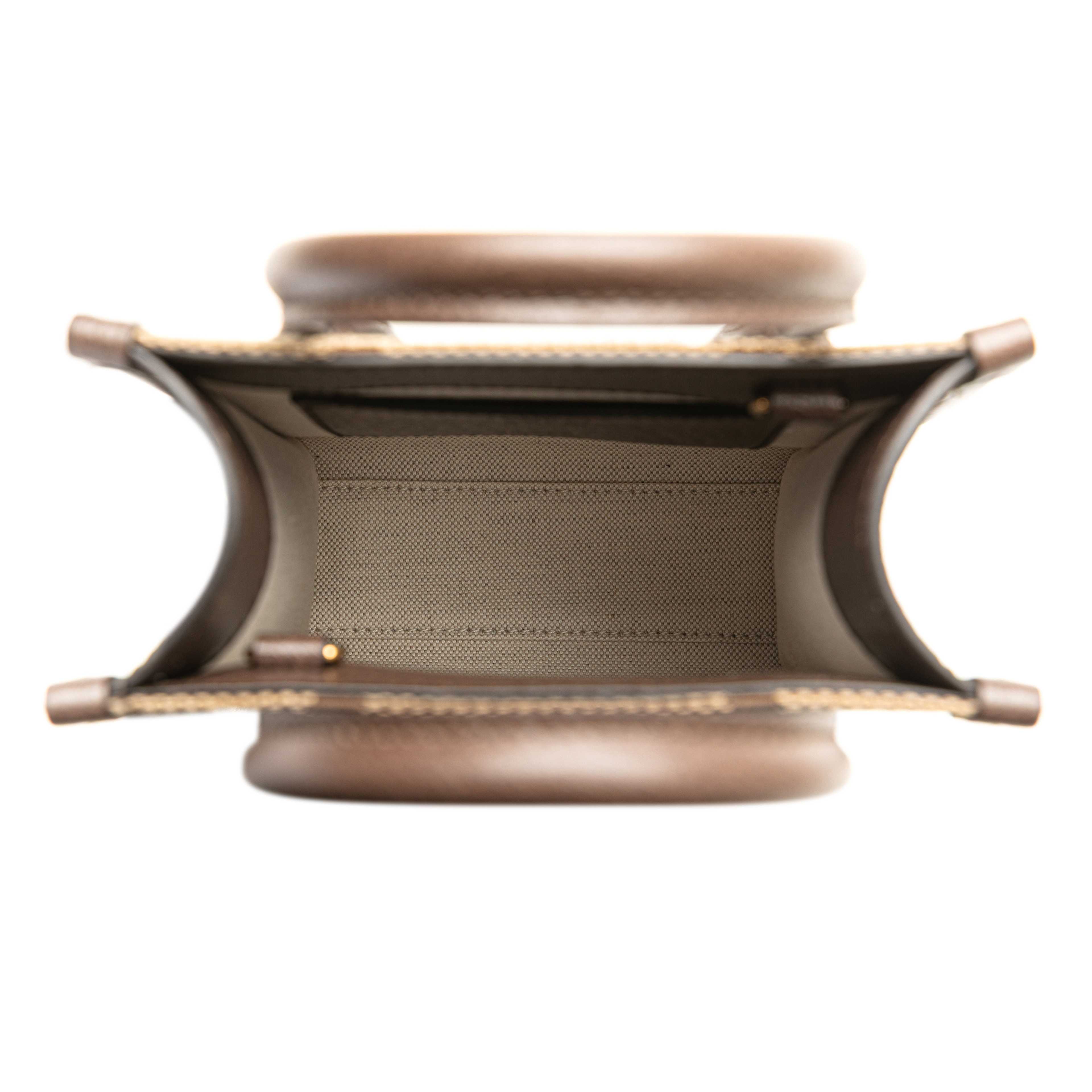 Gucci Mini Jumbo Gg Canvas Web Satchel, från Luxclusif, i färgen beige. Klicka för att öppna bilden i stort format