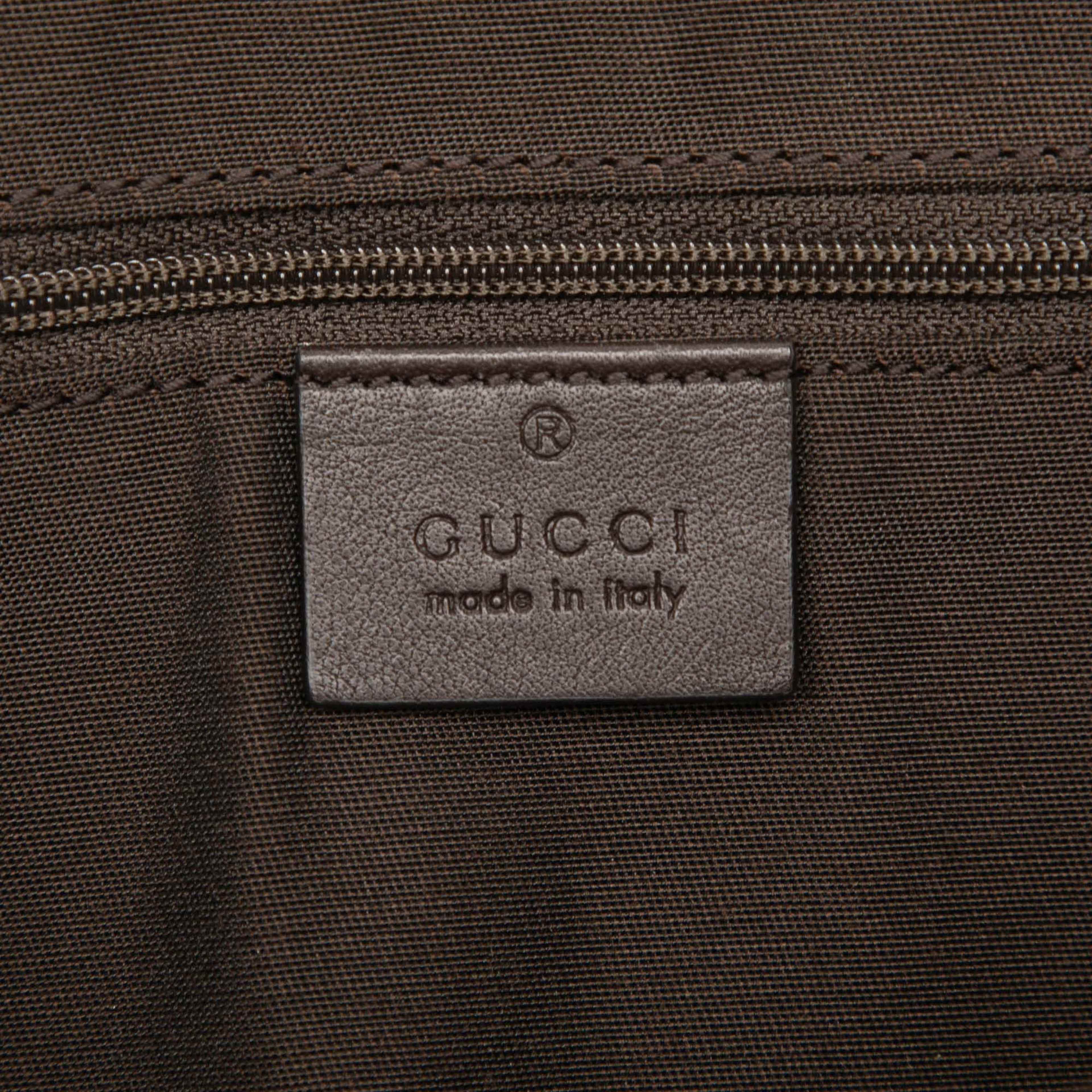 Gucci Gg Canvas Crossbody, från Luxclusif, i färgen beige. Klicka för att öppna bilden i stort format
