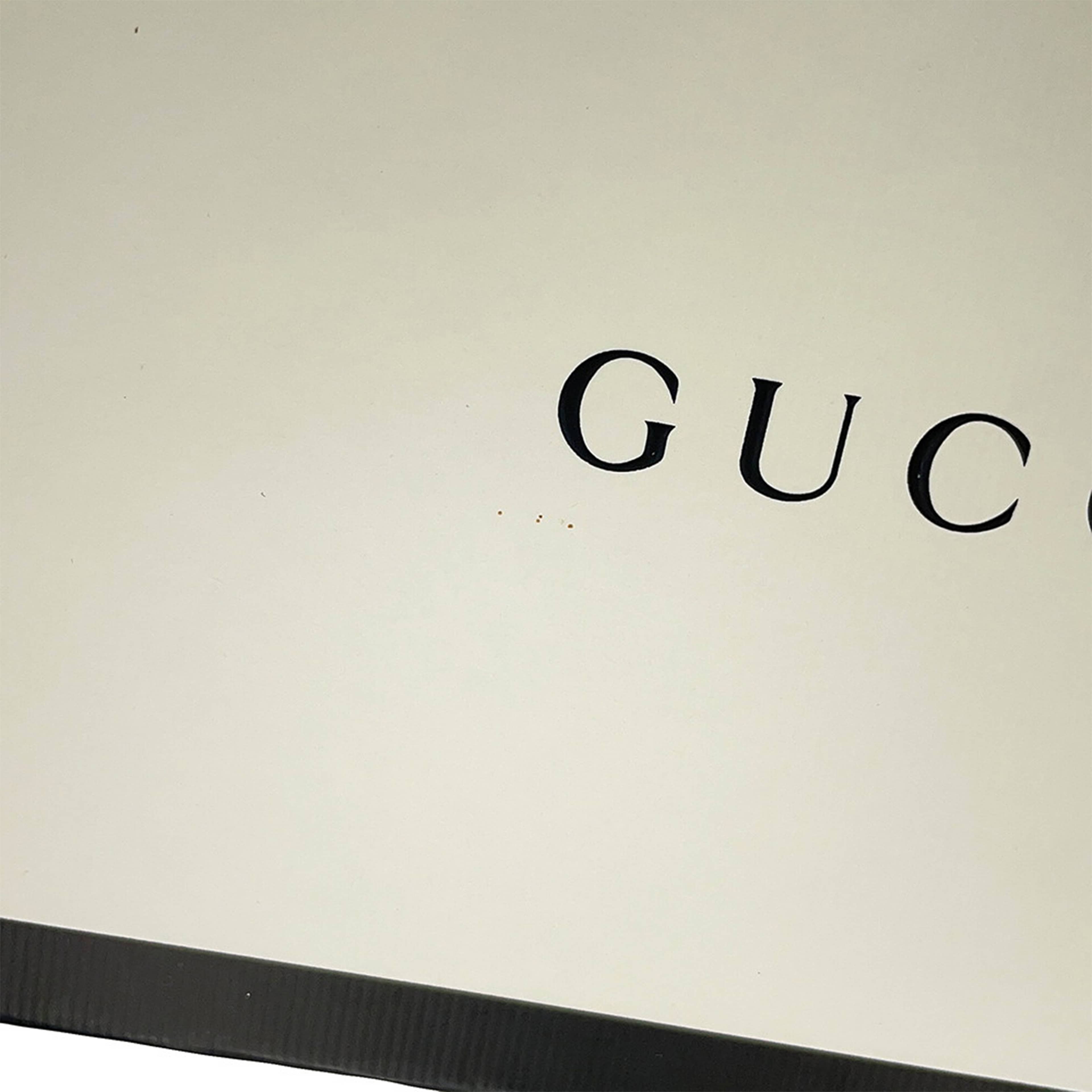 Gucci Mini Gg Marmont Matelasse Calfskin Torchon Top Handle Bag, från Luxclusif, i färgen svart. Klicka för att öppna bilden i stort format