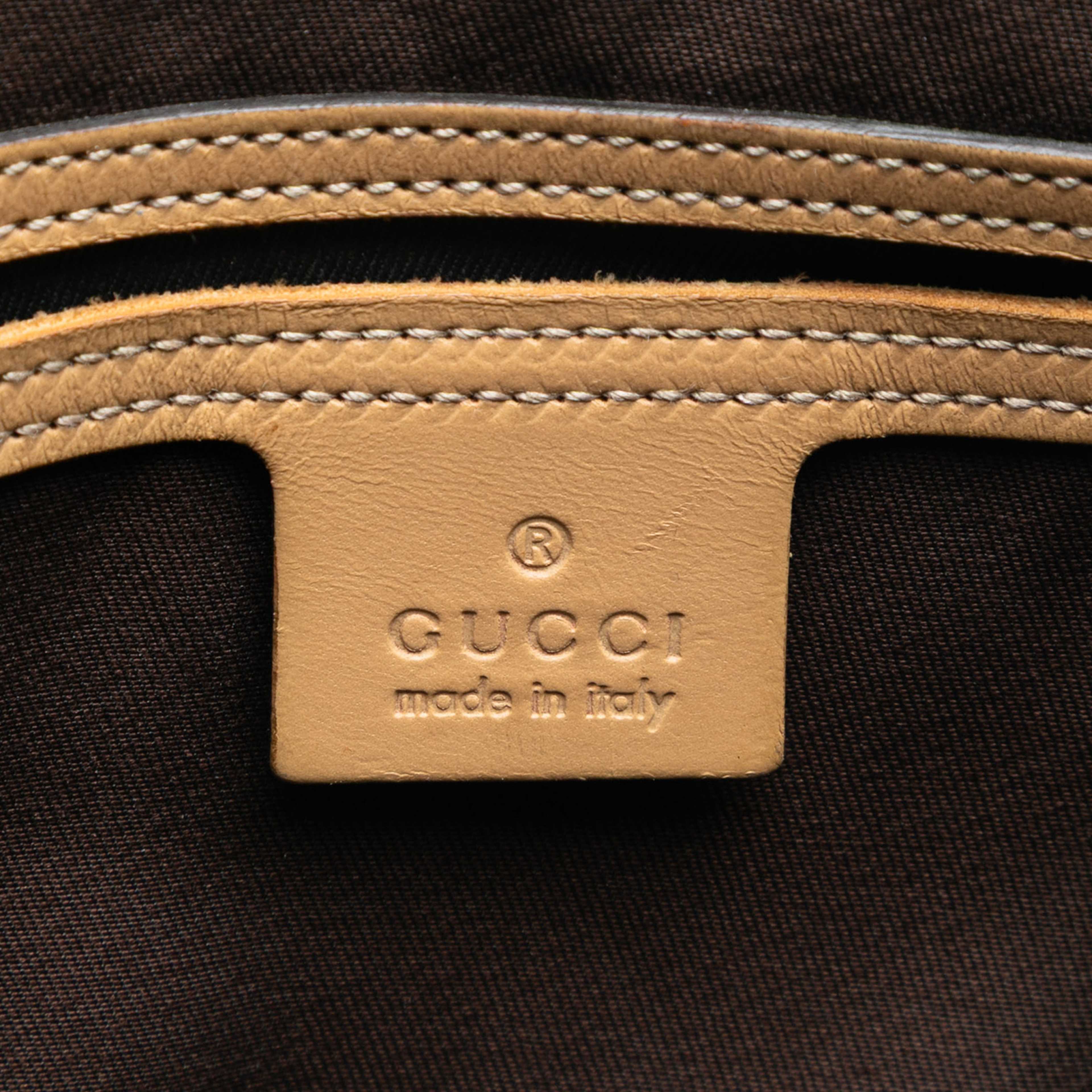 Gucci Gg Supreme Joy Vertical Tote, från Luxclusif, i färgen light beige. Klicka för att öppna bilden i stort format