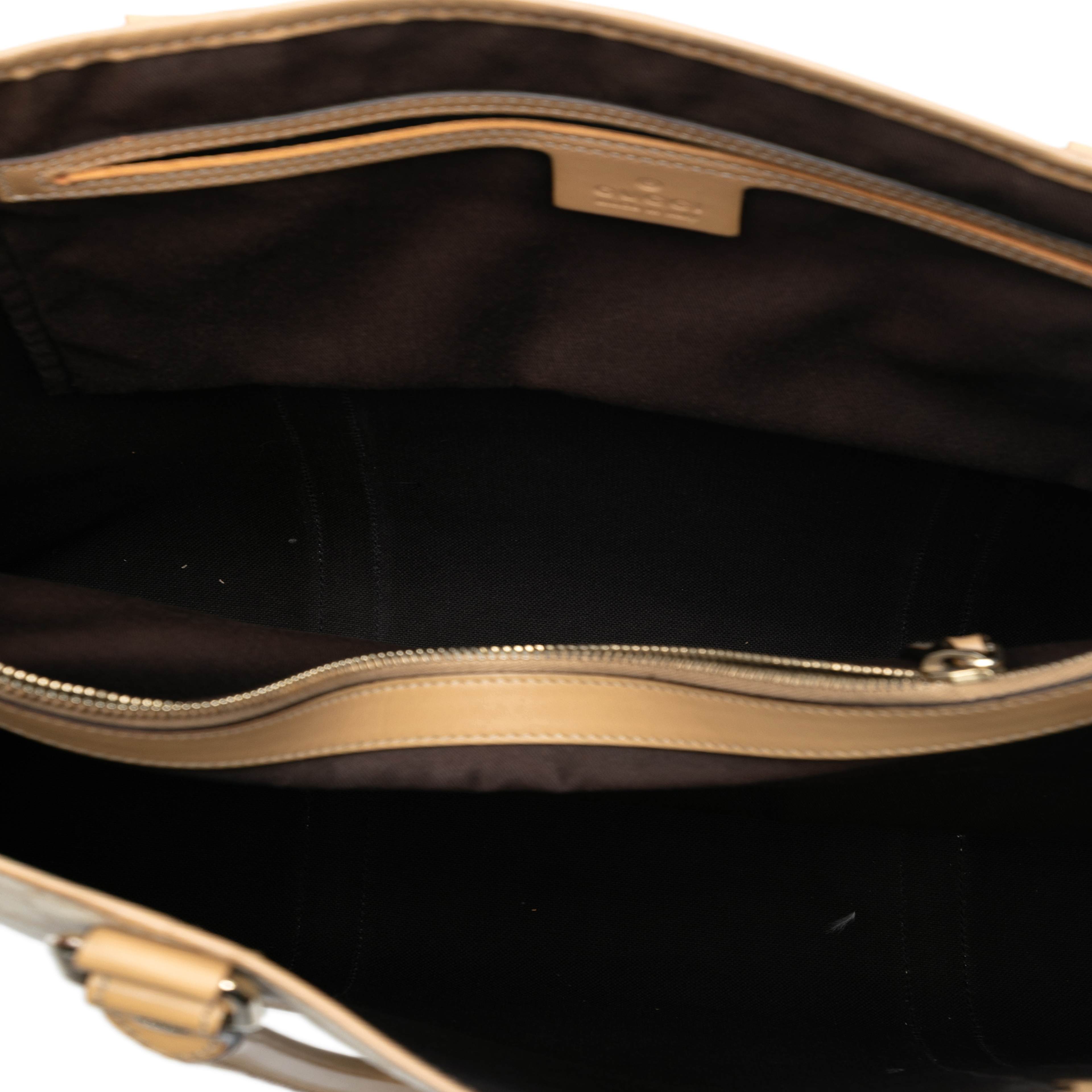 Gucci Gg Supreme Joy Vertical Tote, från Luxclusif, i färgen light beige. Klicka för att öppna bilden i stort format