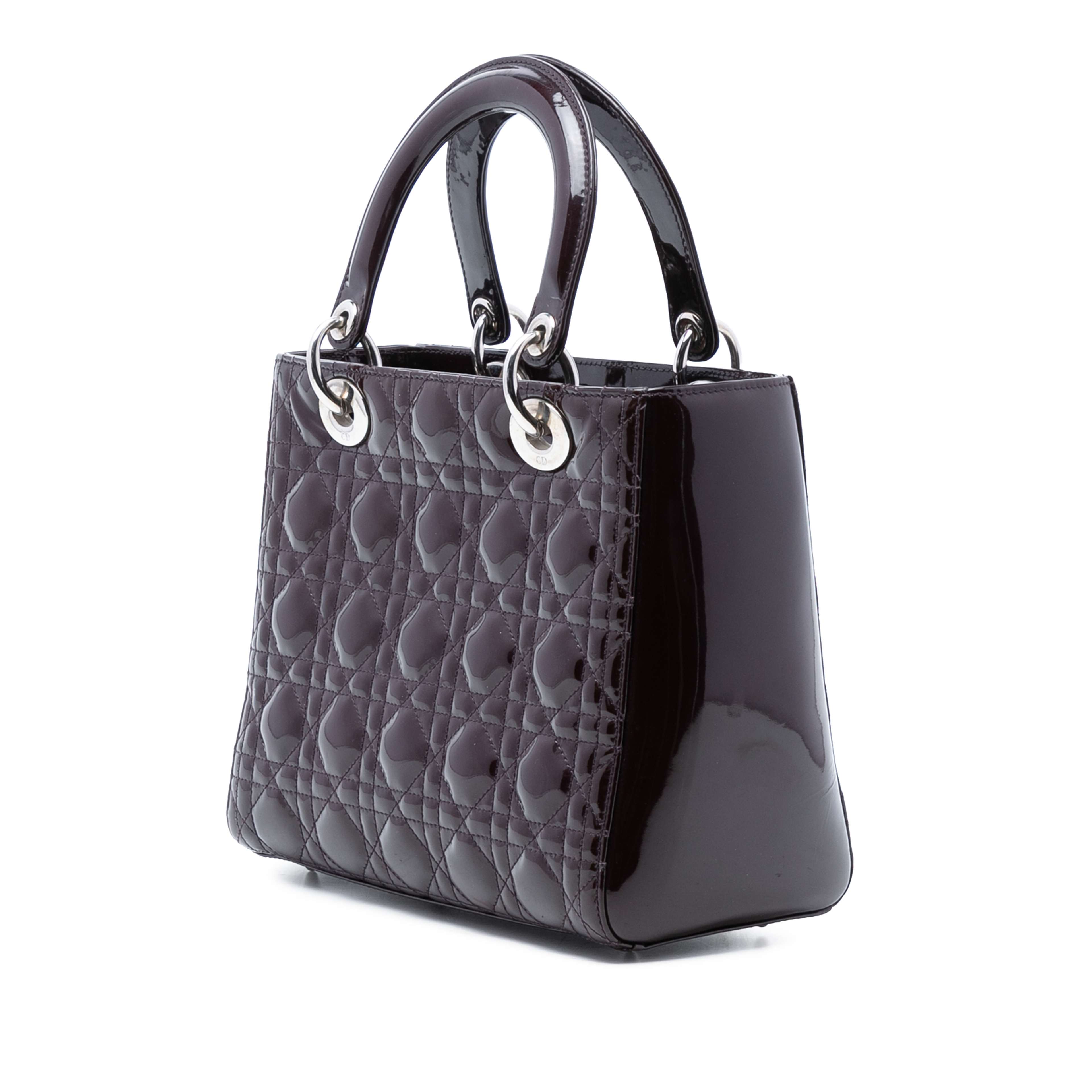 Dior Medium Patent Cannage Lady Dior, från Luxclusif, i färgen burgundy. Klicka för att öppna bilden i stort format