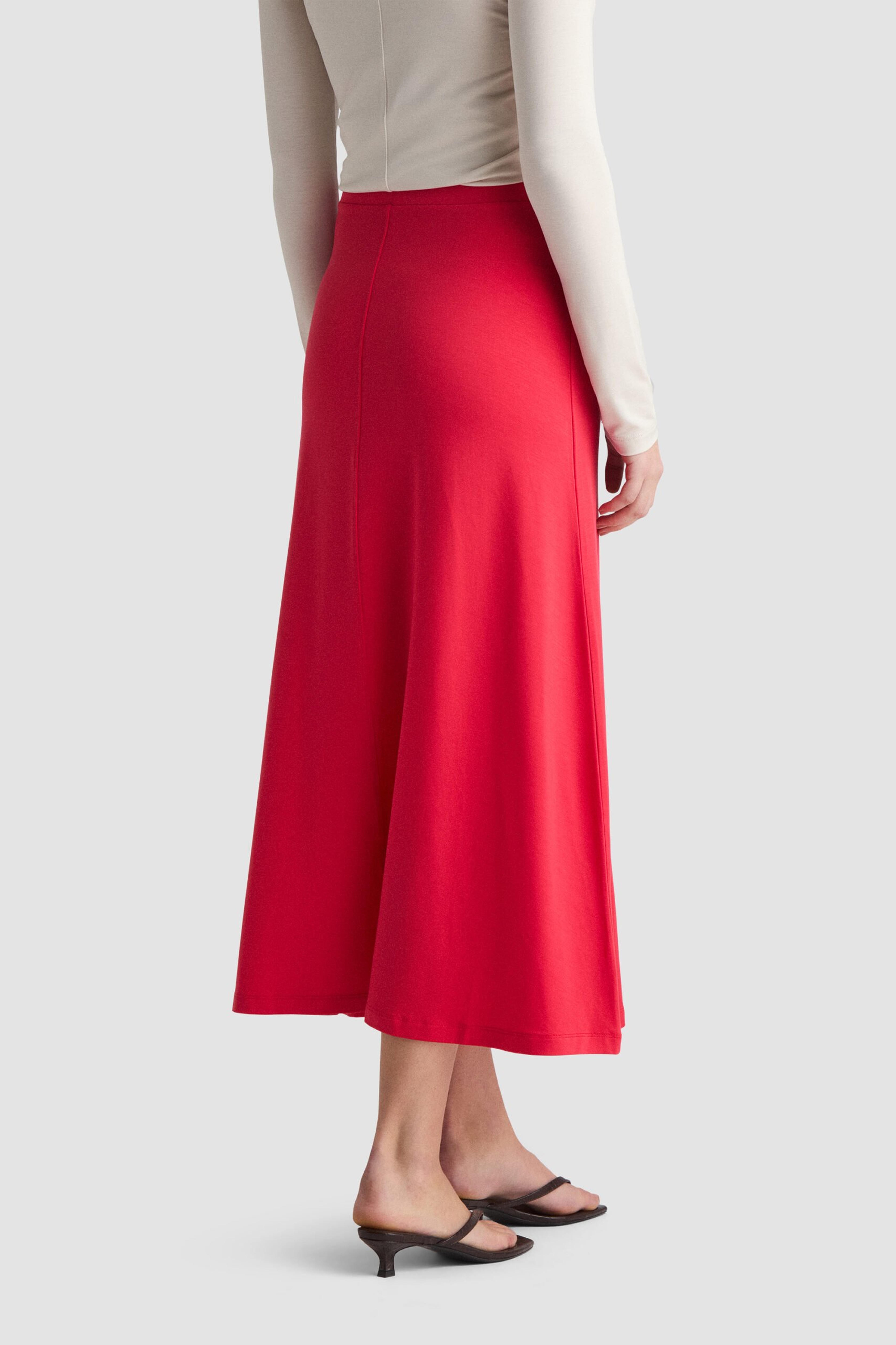 Grace Skirt - Raspberry, från Residus, i färgen red. Klicka för att öppna bilden i stort format