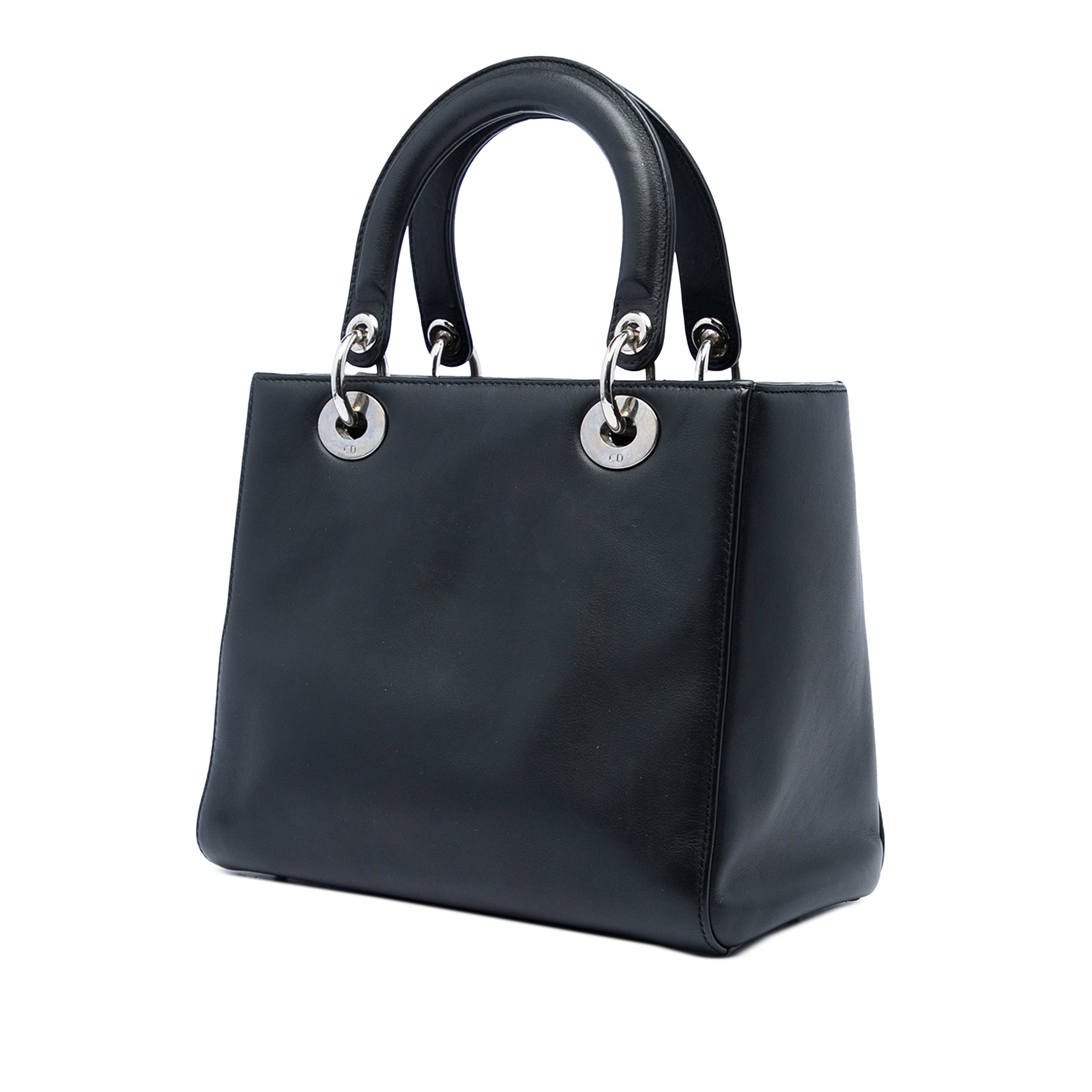 Dior Medium Calfskin Paradise Lady Dior, från Luxclusif, i färgen svart. Klicka för att öppna bilden i stort format