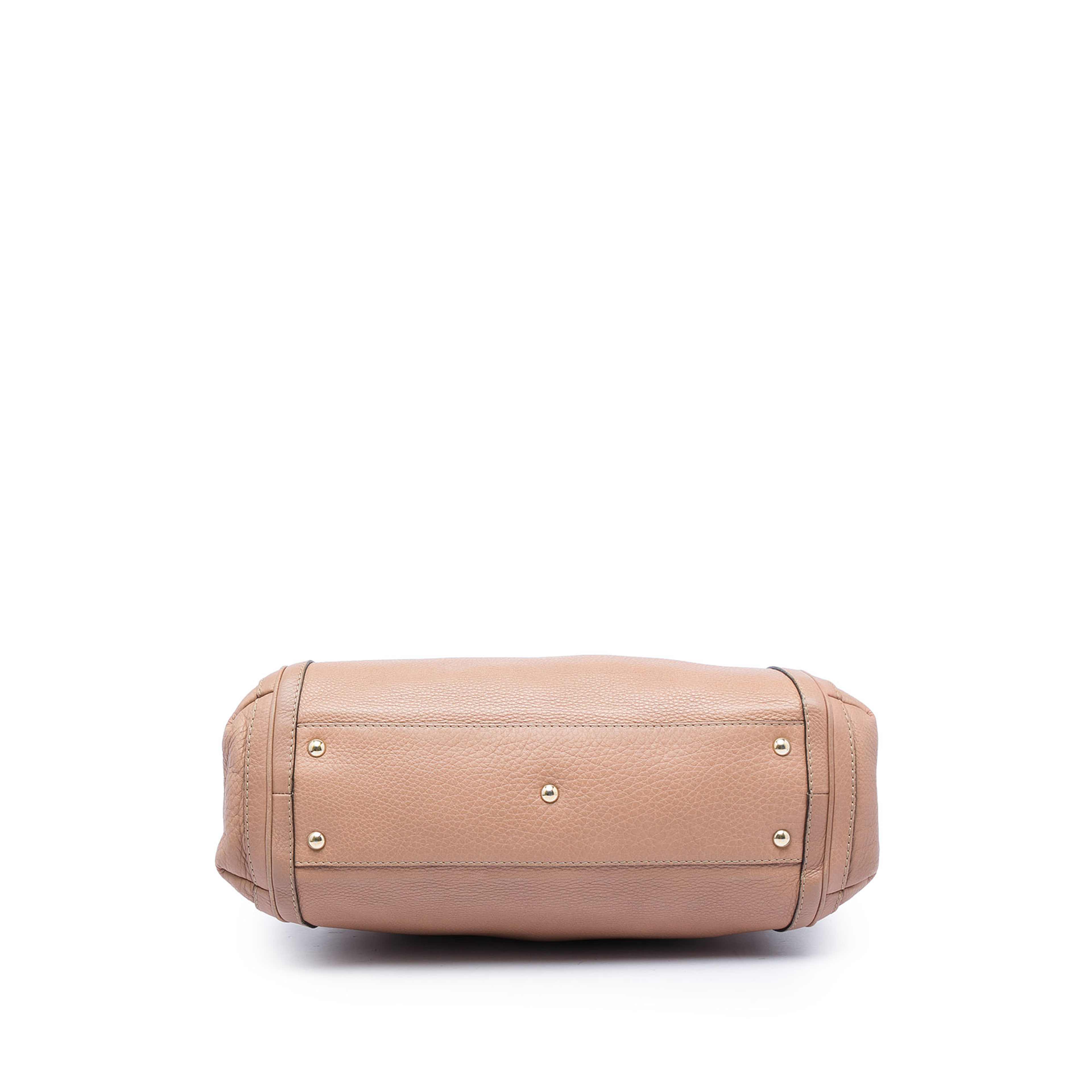Gucci Calfskin Bella Convertible Tote, från Luxclusif, i färgen brun. Klicka för att öppna bilden i stort format