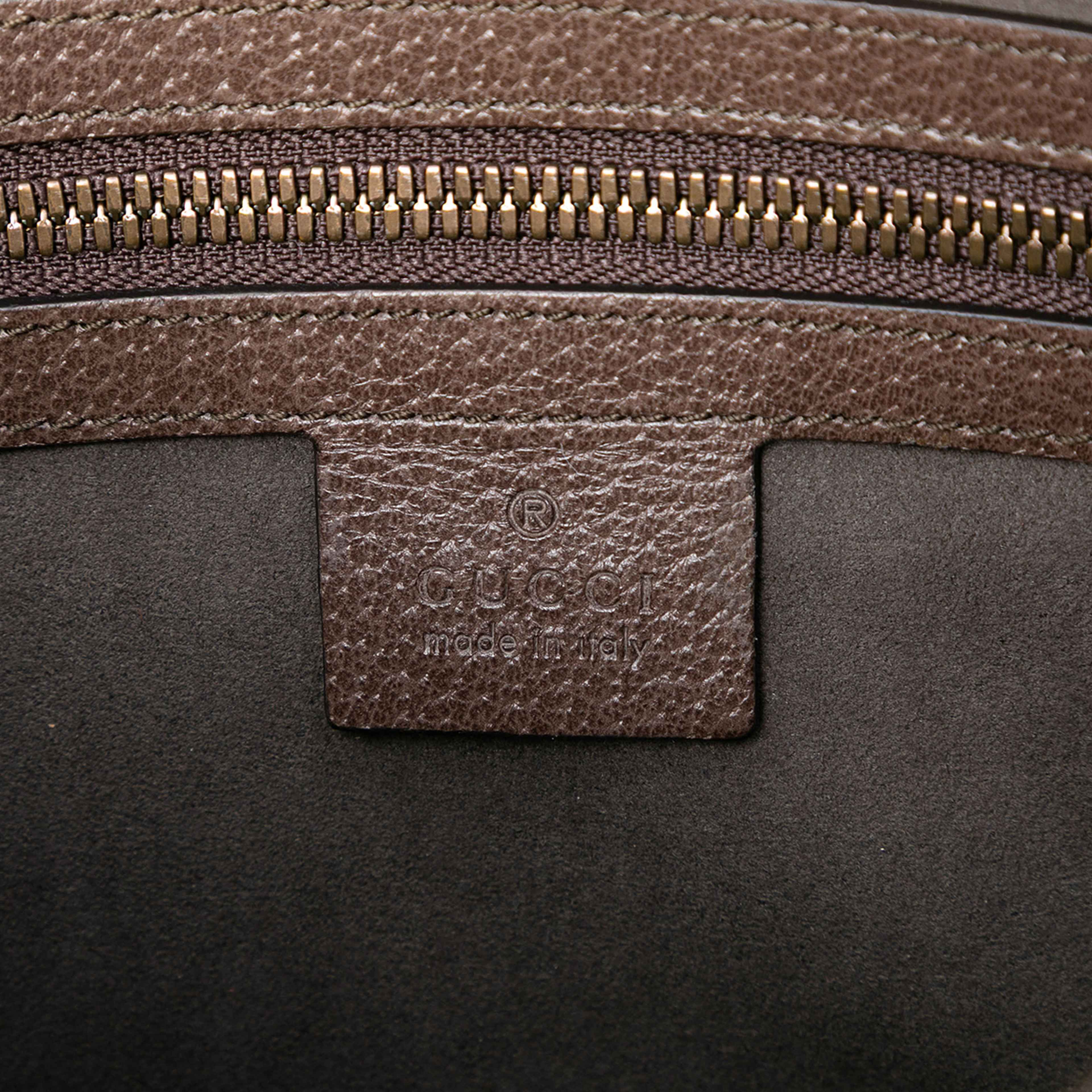 Gucci Gg Supreme Web Butterfly Clutch, från Luxclusif, i färgen beige. Klicka för att öppna bilden i stort format