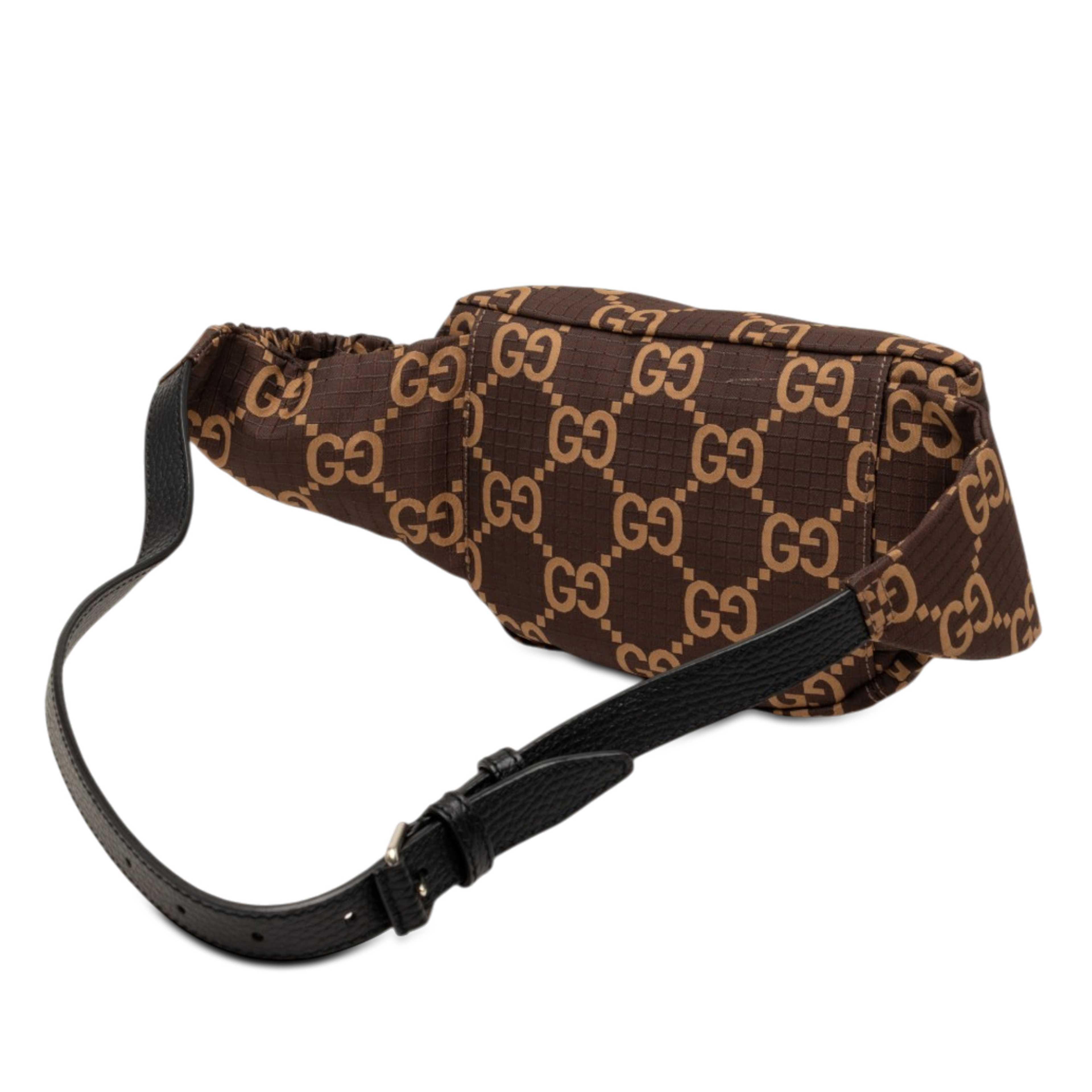 Gucci Gg Nylon Ripstop Belt Bag, från Luxclusif, i färgen brun. Klicka för att öppna bilden i stort format