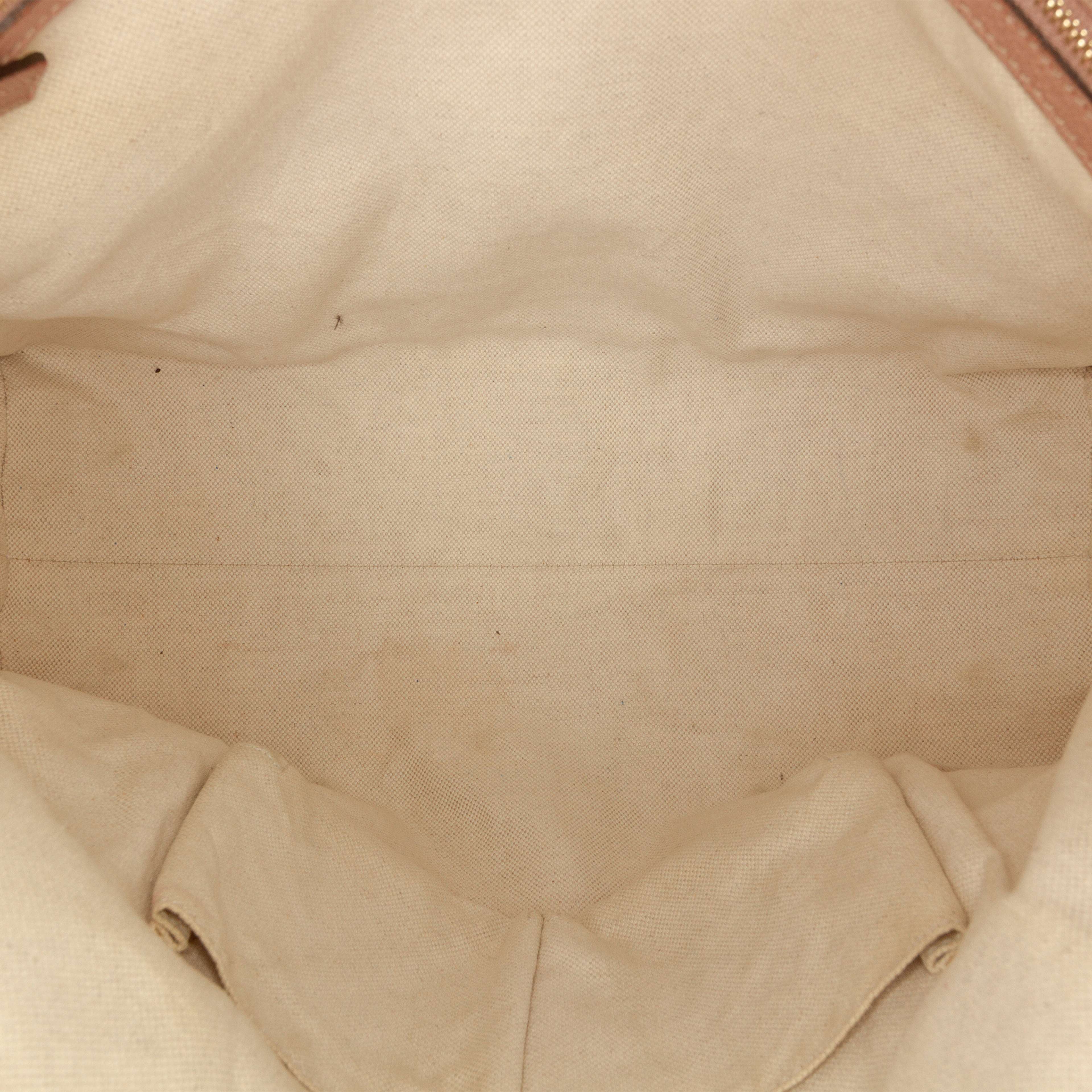 Gucci Medium Gg Canvas Bree Dome Tote, från Luxclusif, i färgen beige. Klicka för att öppna bilden i stort format