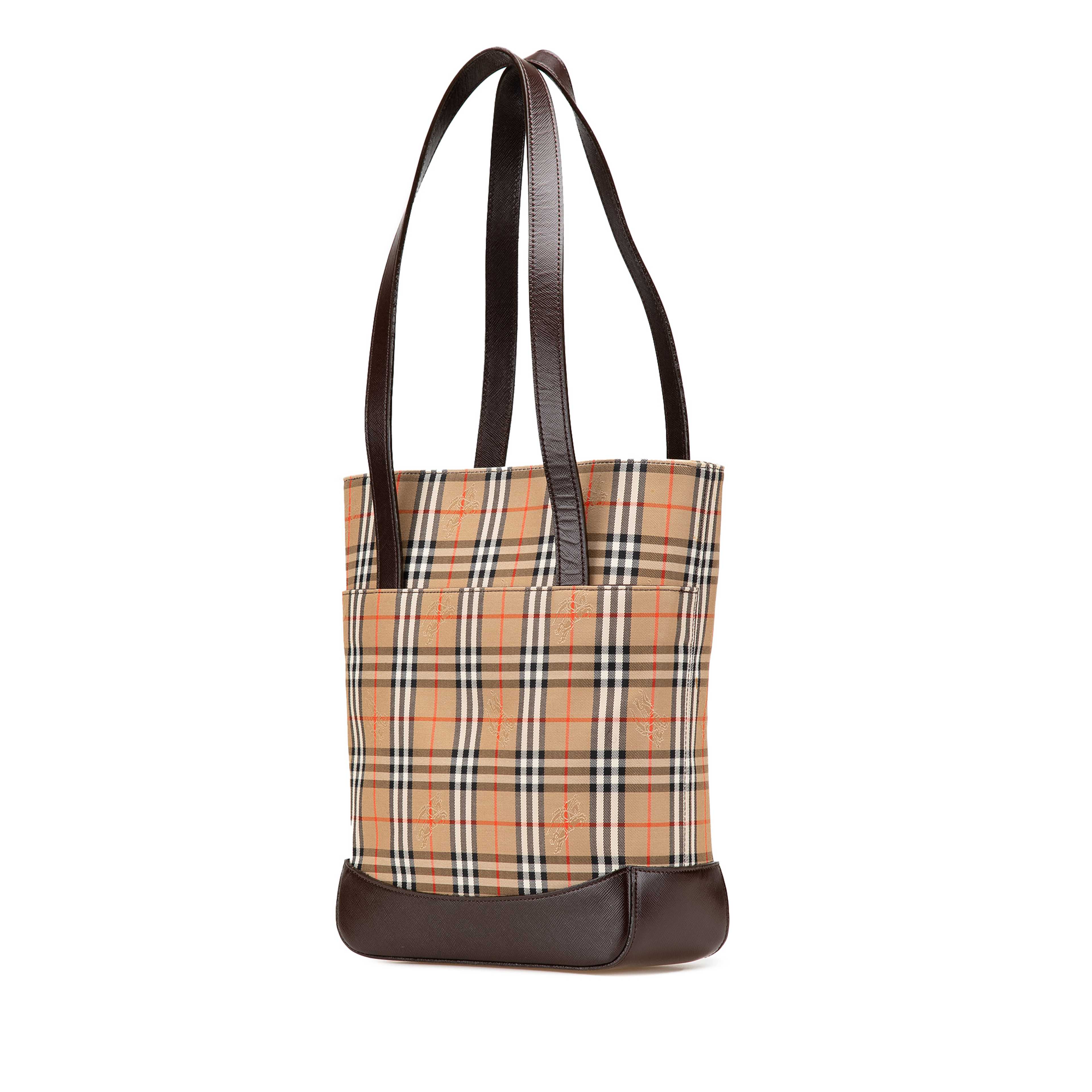 Burberry Haymarket Check Canvas Tote, från Luxclusif, i färgen beige. Klicka för att öppna bilden i stort format