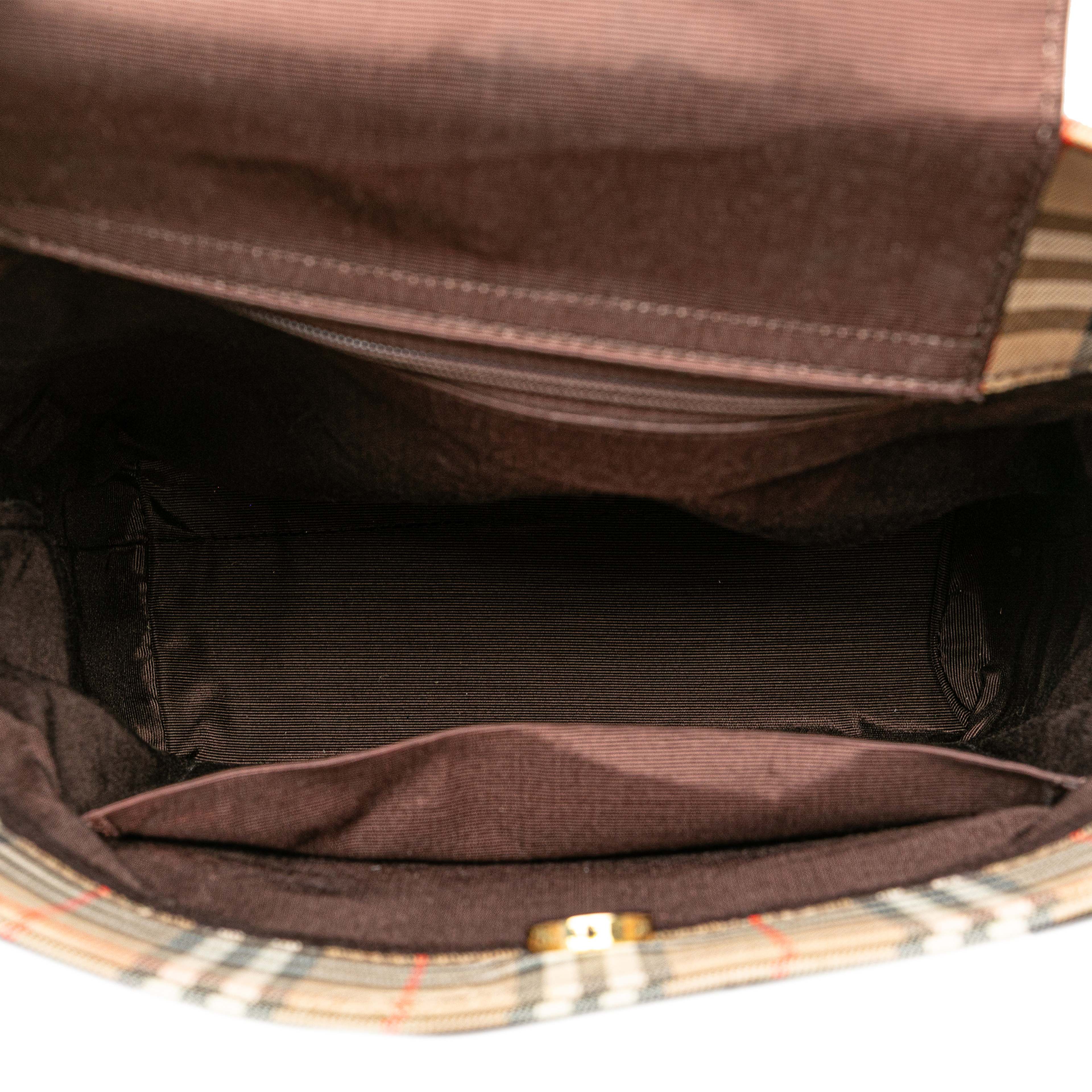 Burberry Haymarket Check Canvas Tote, från Luxclusif, i färgen beige. Klicka för att öppna bilden i stort format