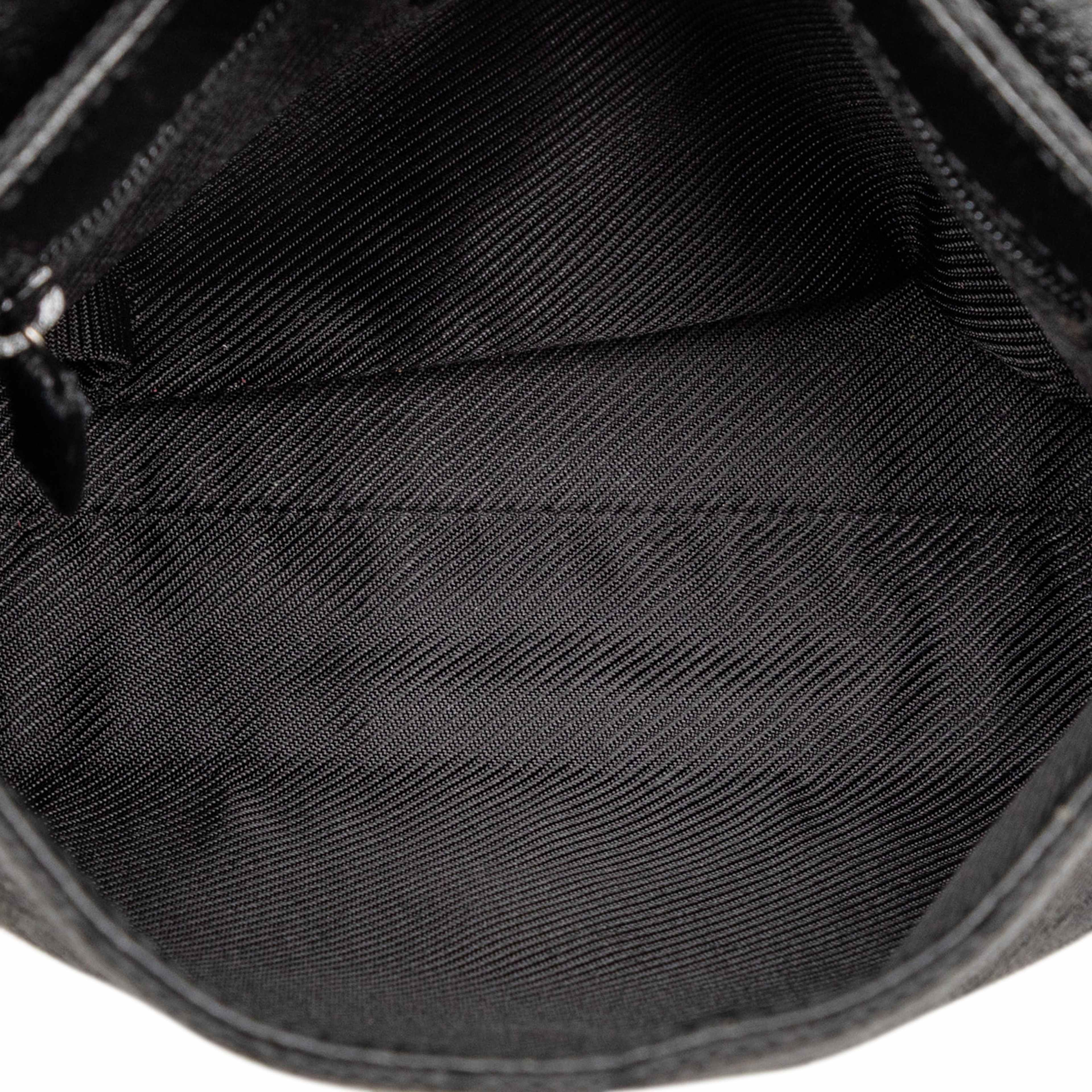 Gucci Gg Canvas Jackie Belt Bag, från Luxclusif, i färgen black. Klicka för att öppna bilden i stort format