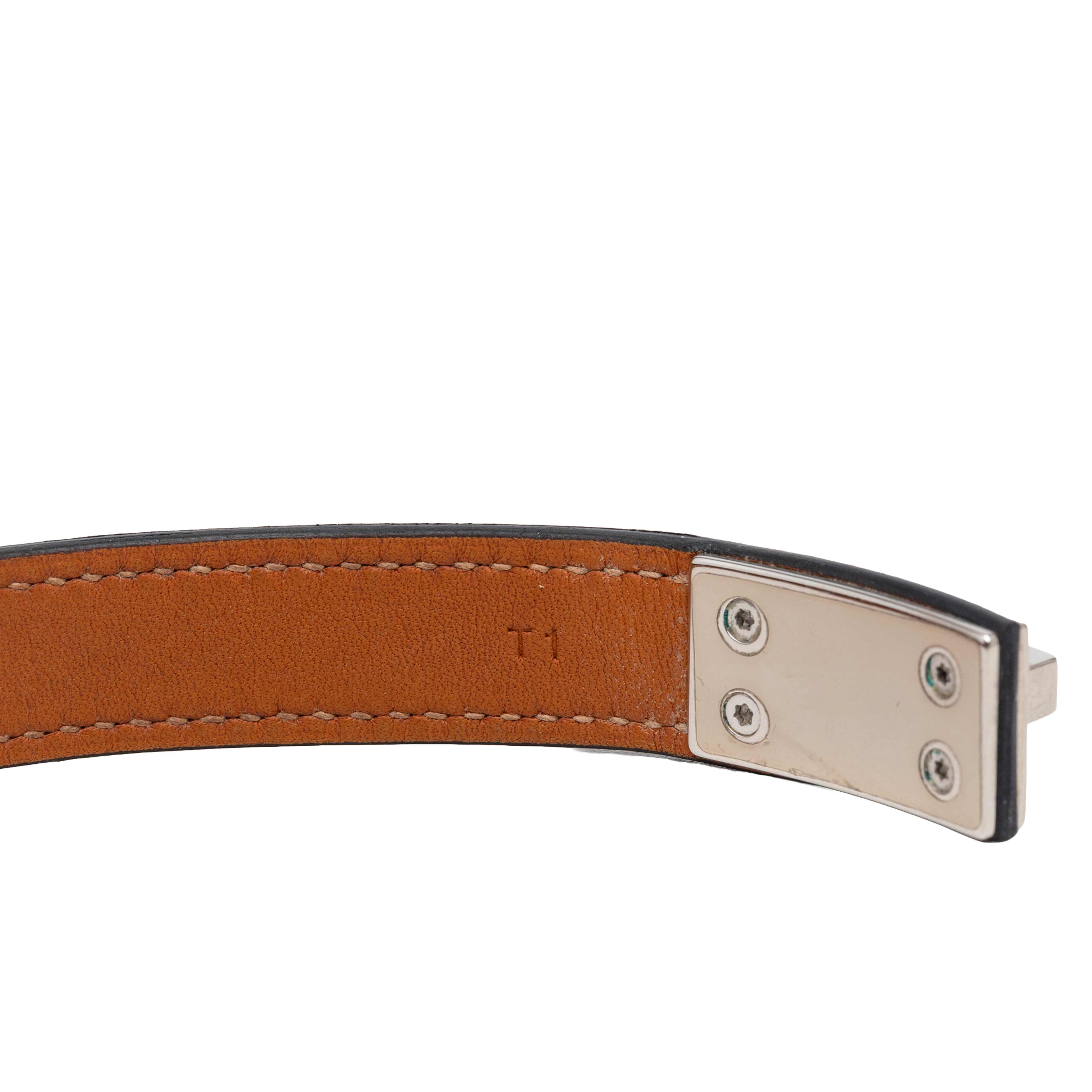 Hermès Leather Drag Double Tour Wrap Bracelet T1, från Luxclusif, i färgen black. Klicka för att öppna bilden i stort format